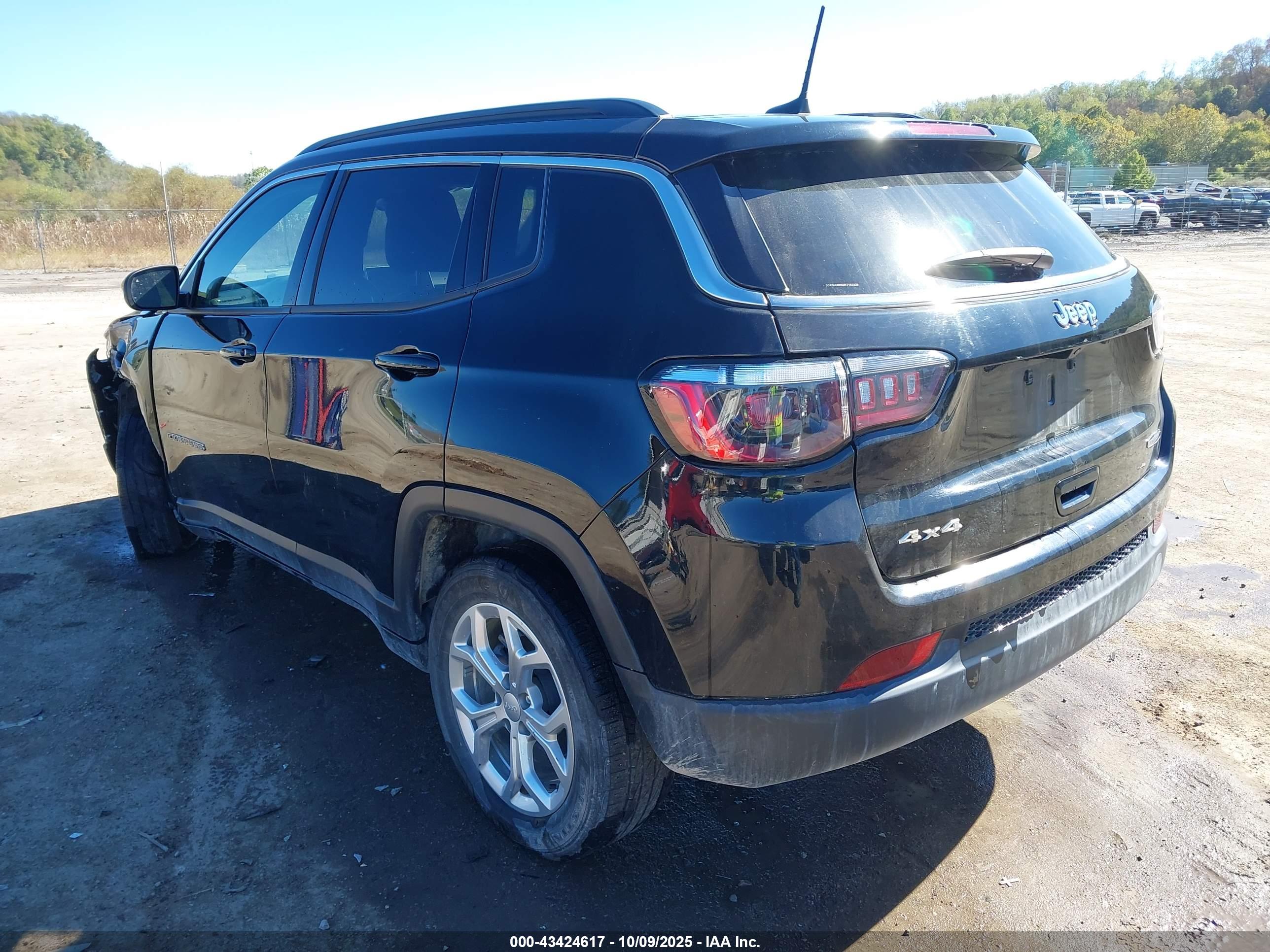 JEEP COMPASS image 3