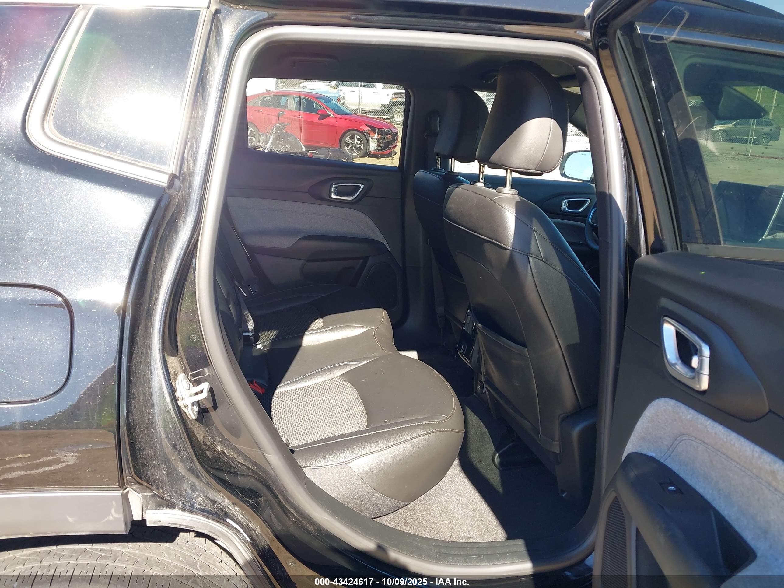 JEEP COMPASS image 8