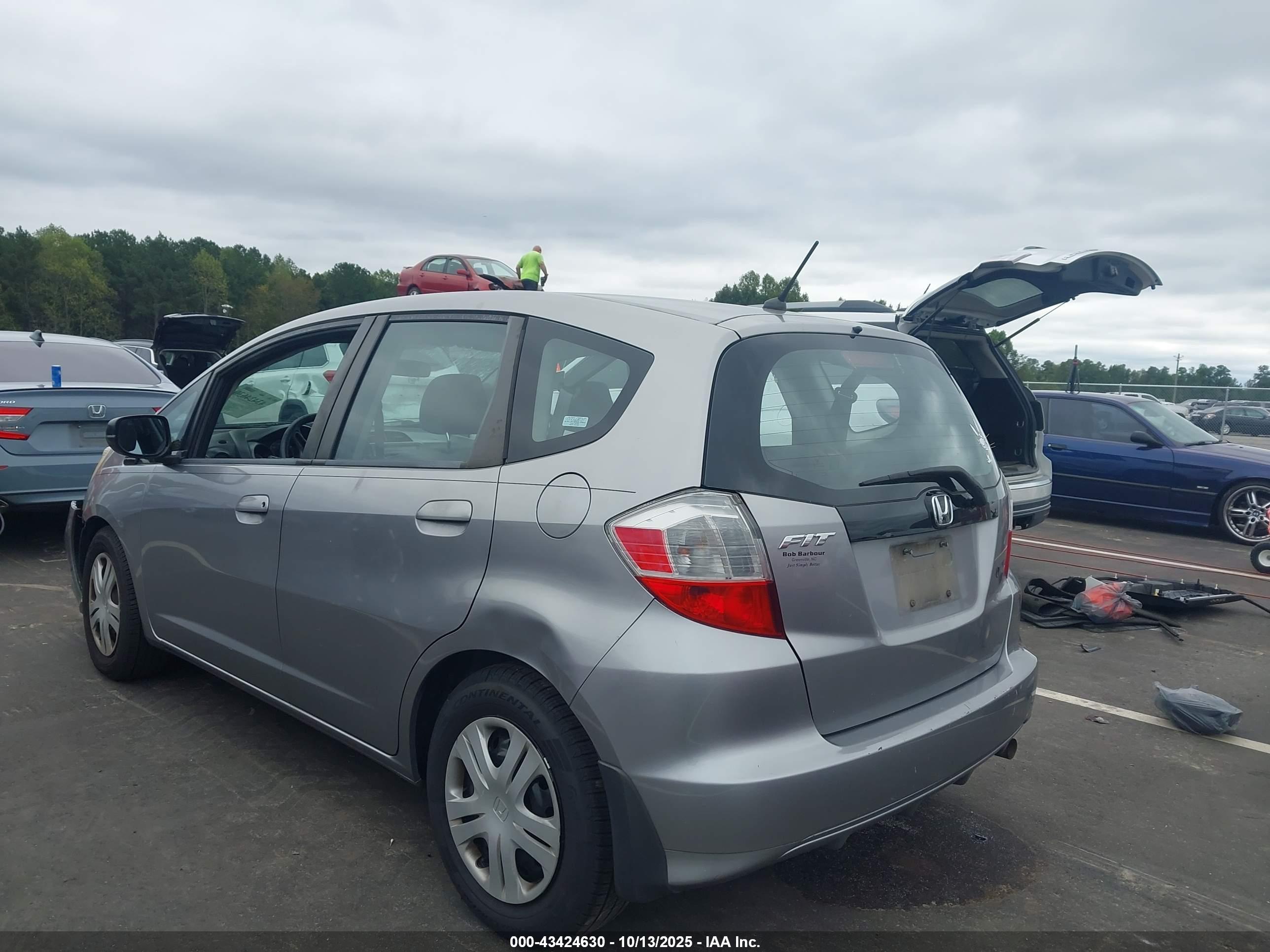 HONDA FIT image 3