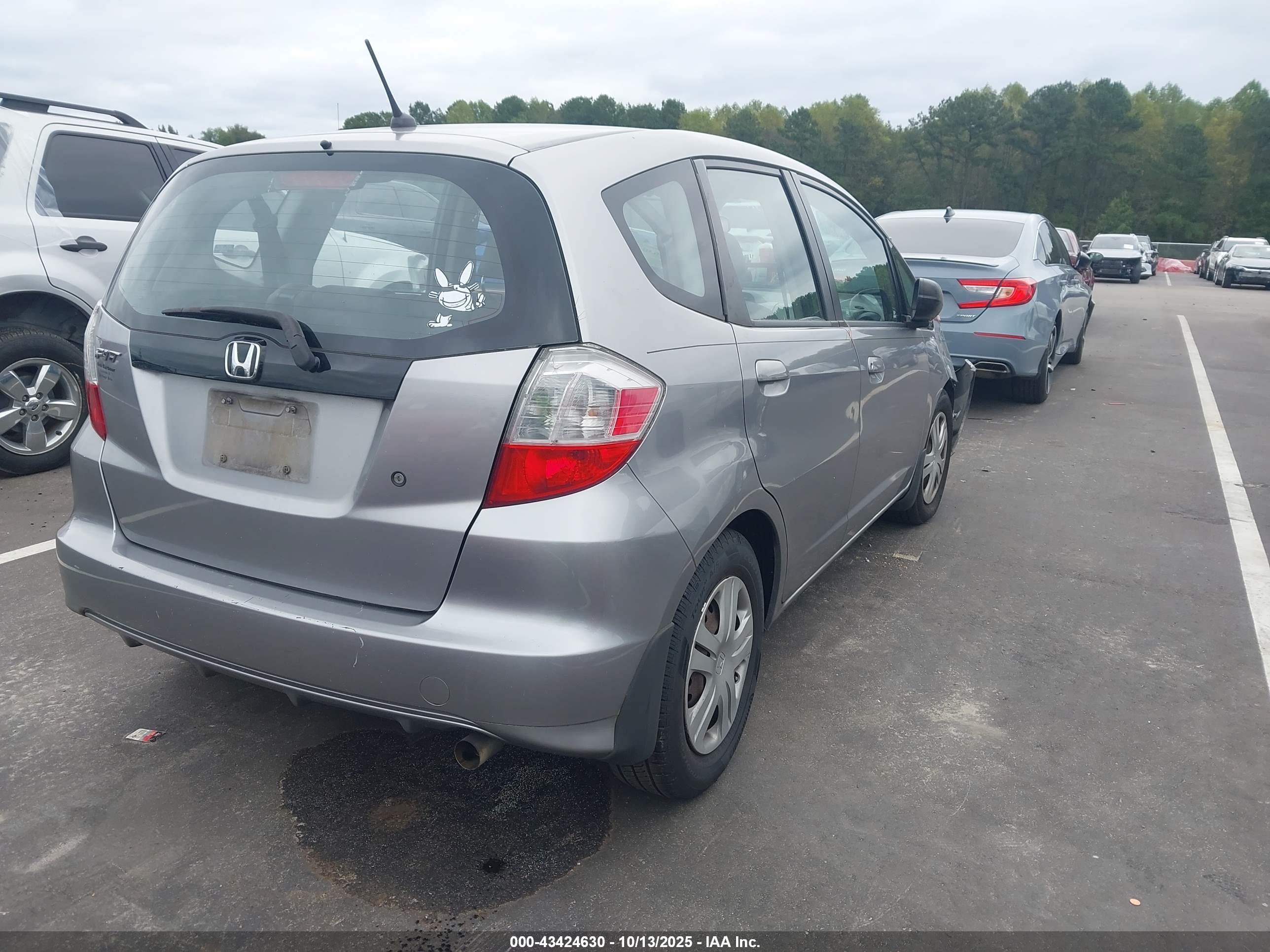 HONDA FIT image 4