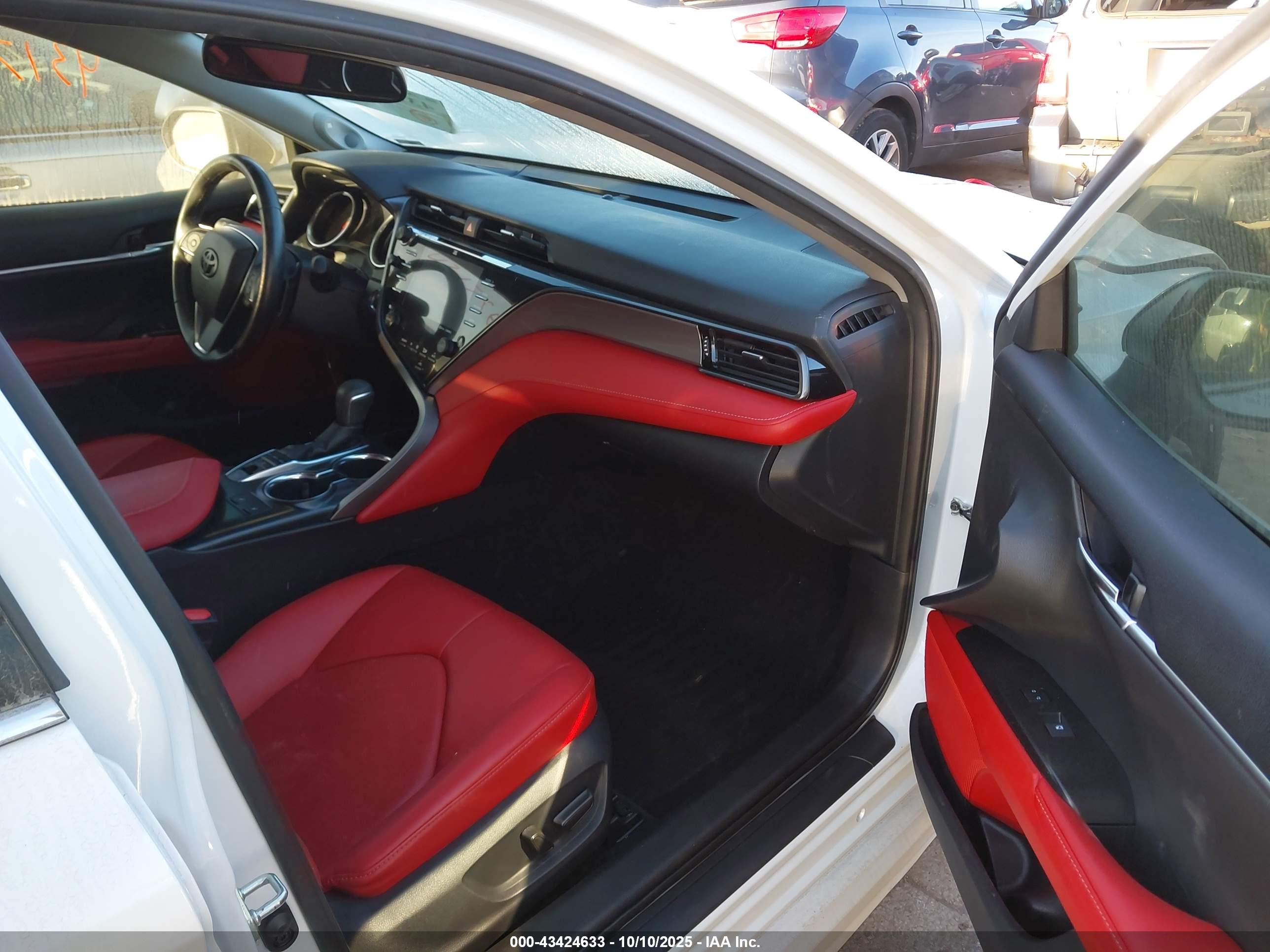 TOYOTA CAMRY image 5