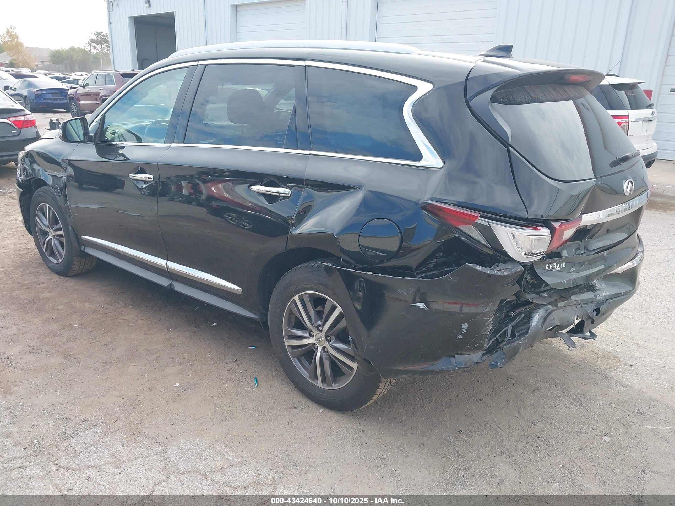 INFINITI QX60 image 3
