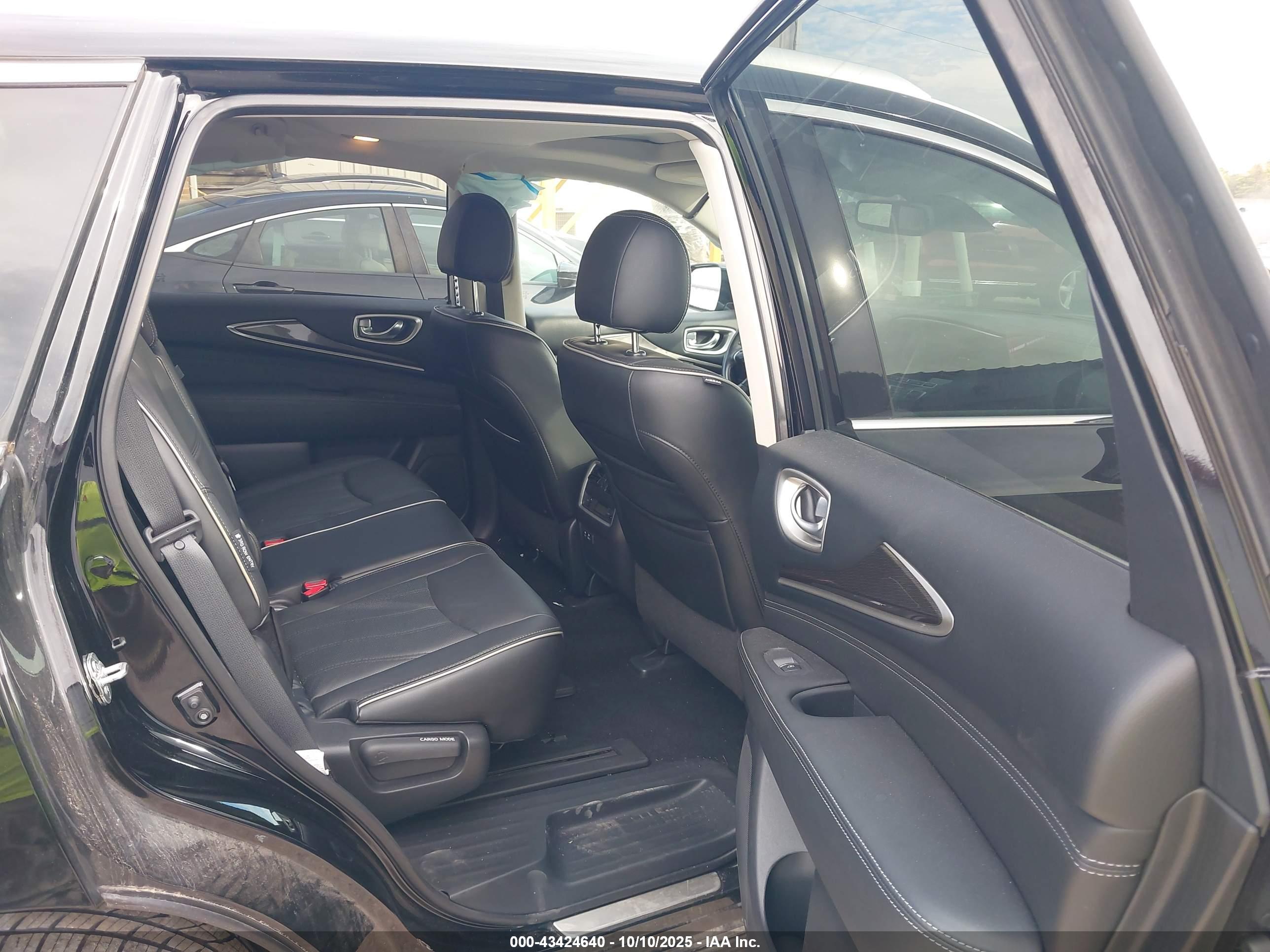 INFINITI QX60 image 8