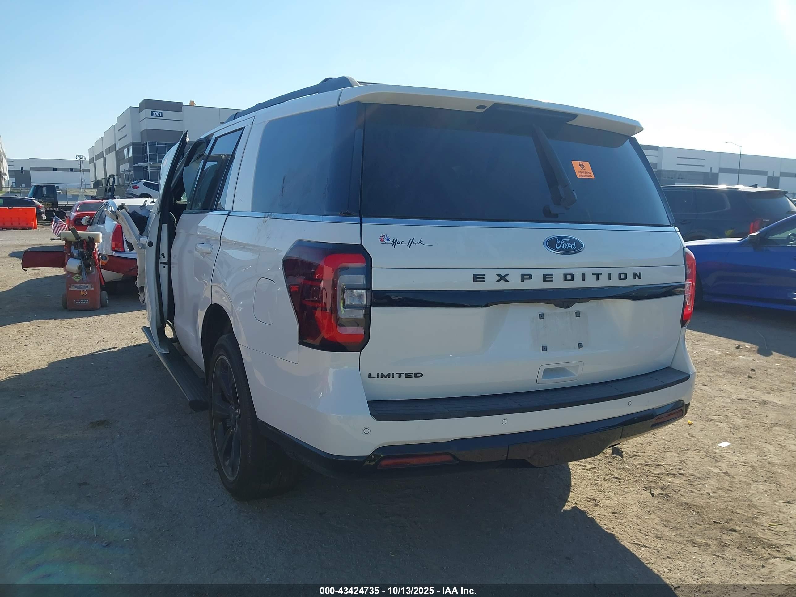 FORD EXPEDITION image 3
