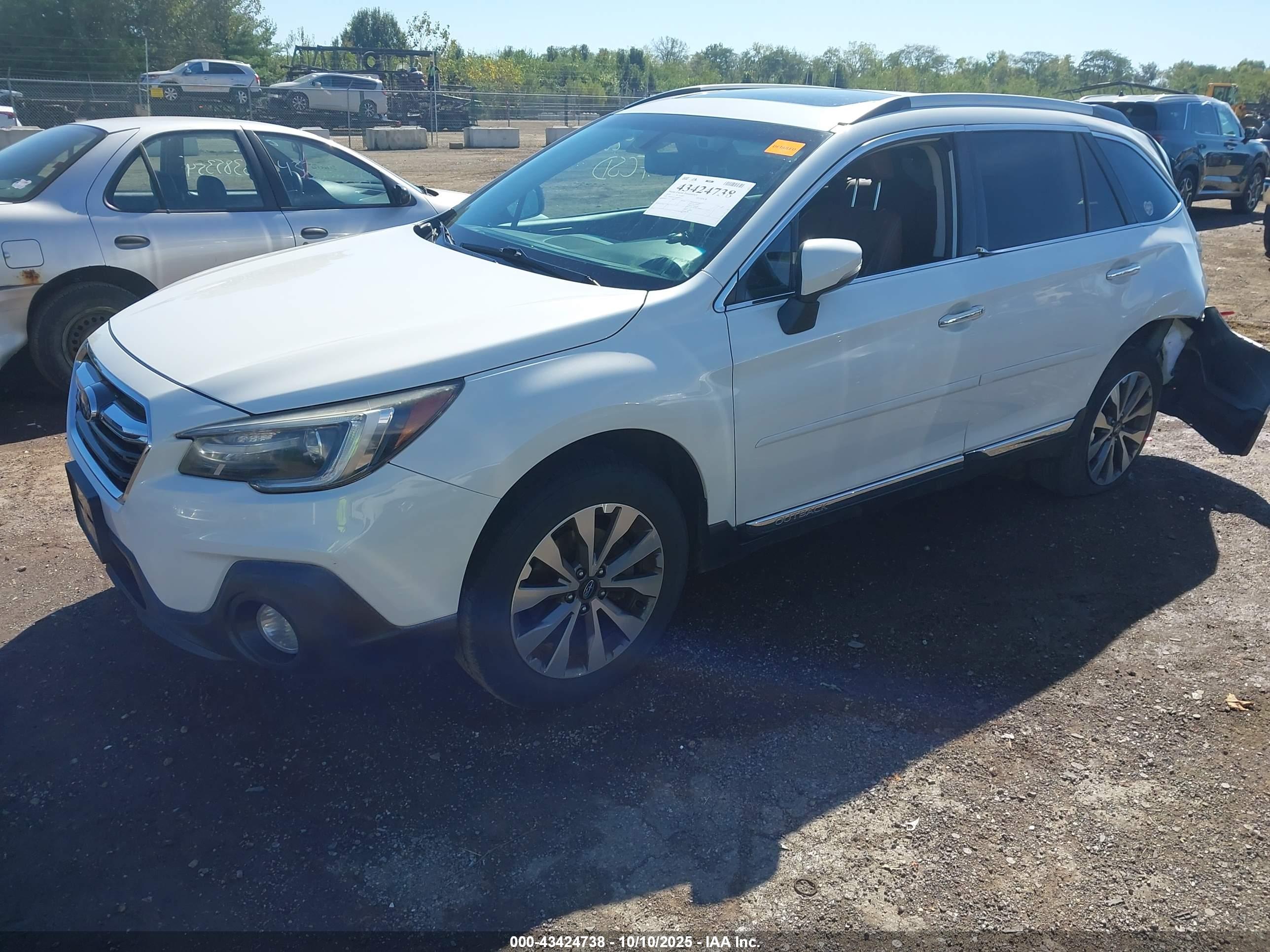 SUBARU OUTBACK image 2