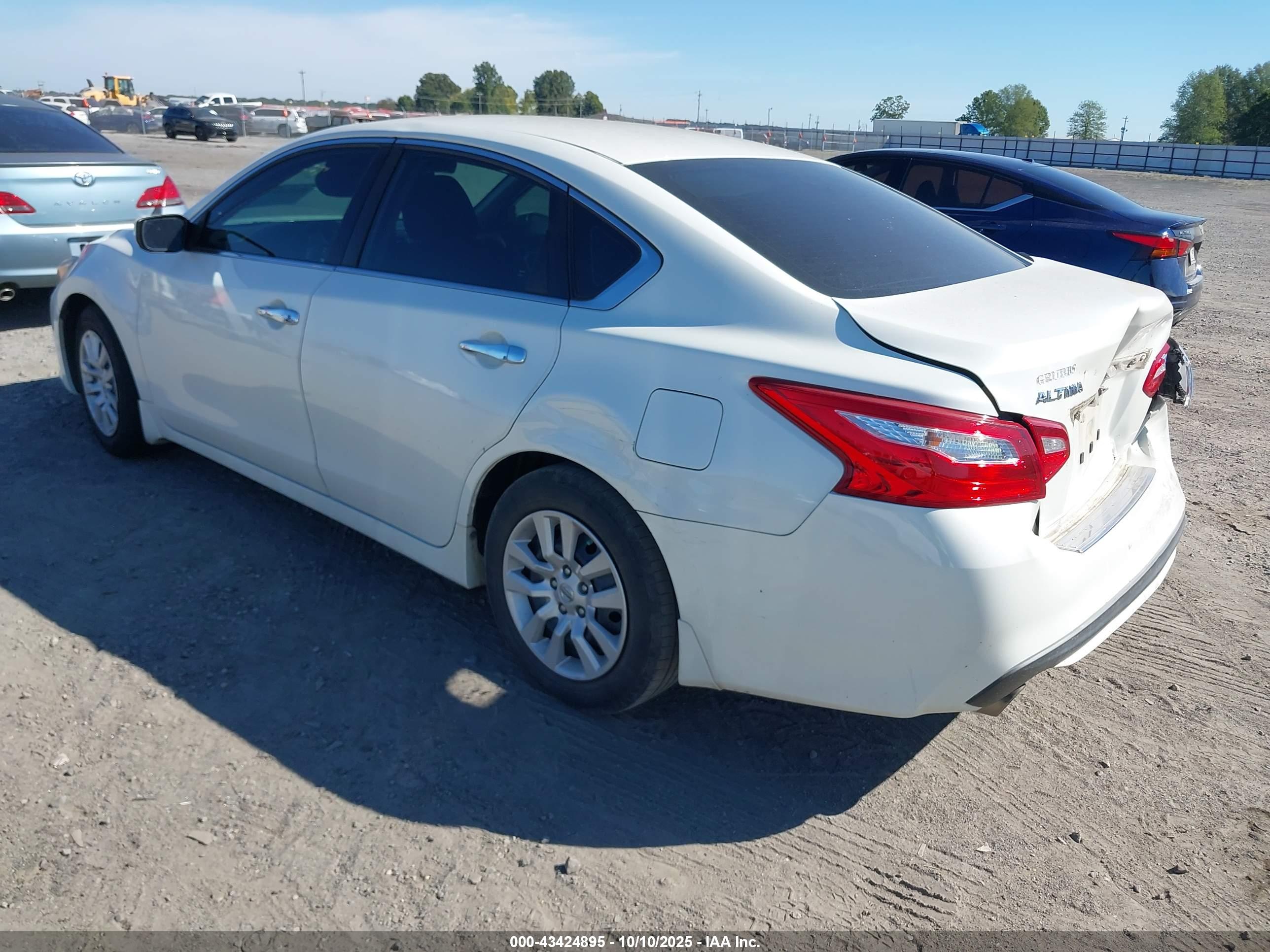 NISSAN ALTIMA image 3