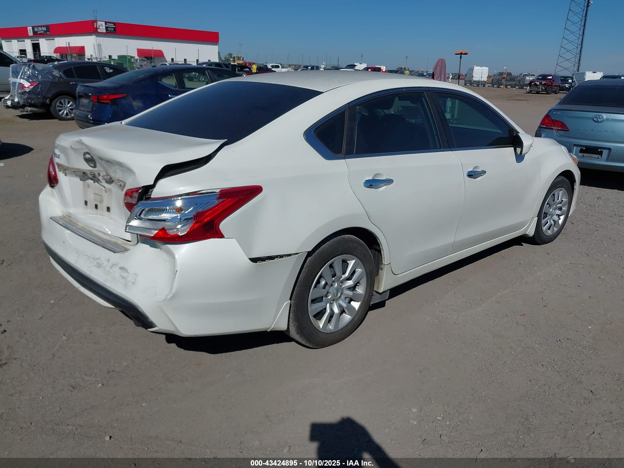 NISSAN ALTIMA image 4