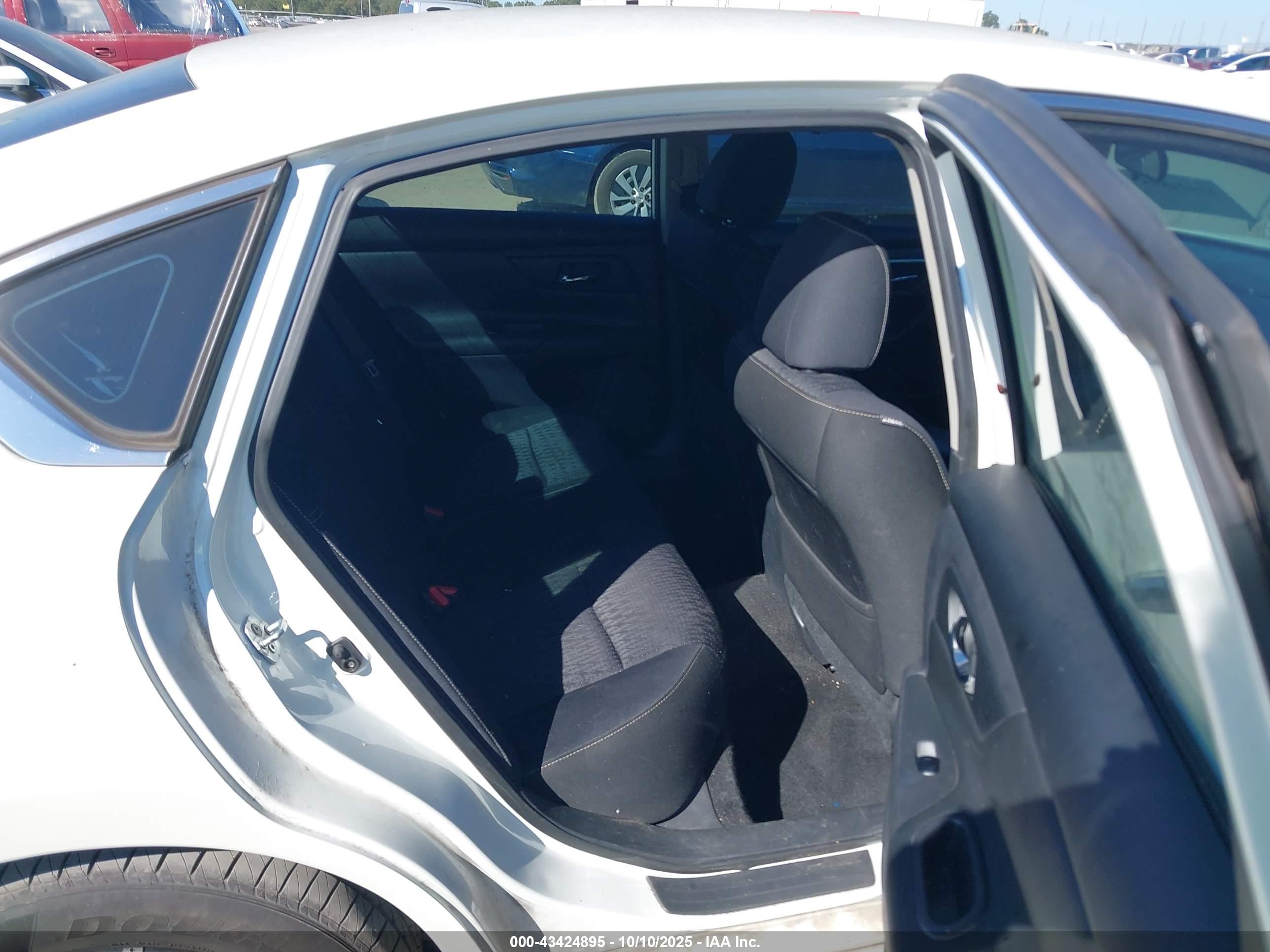 NISSAN ALTIMA image 8