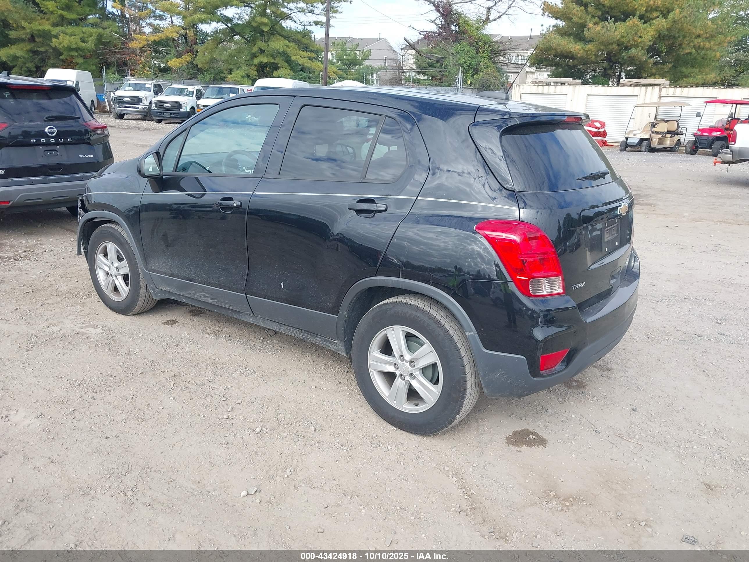 CHEVROLET TRAX image 3