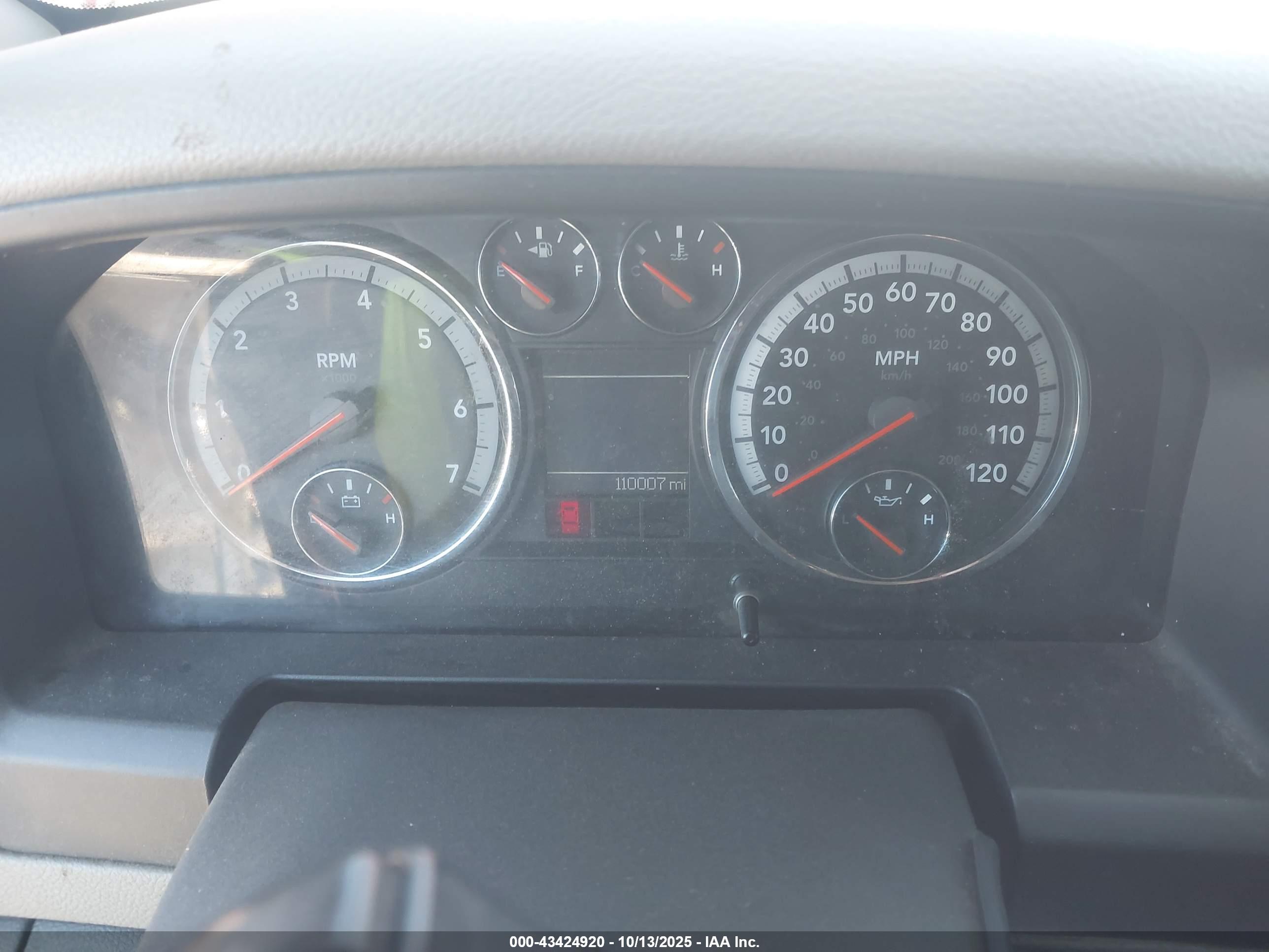 DODGE RAM image 7