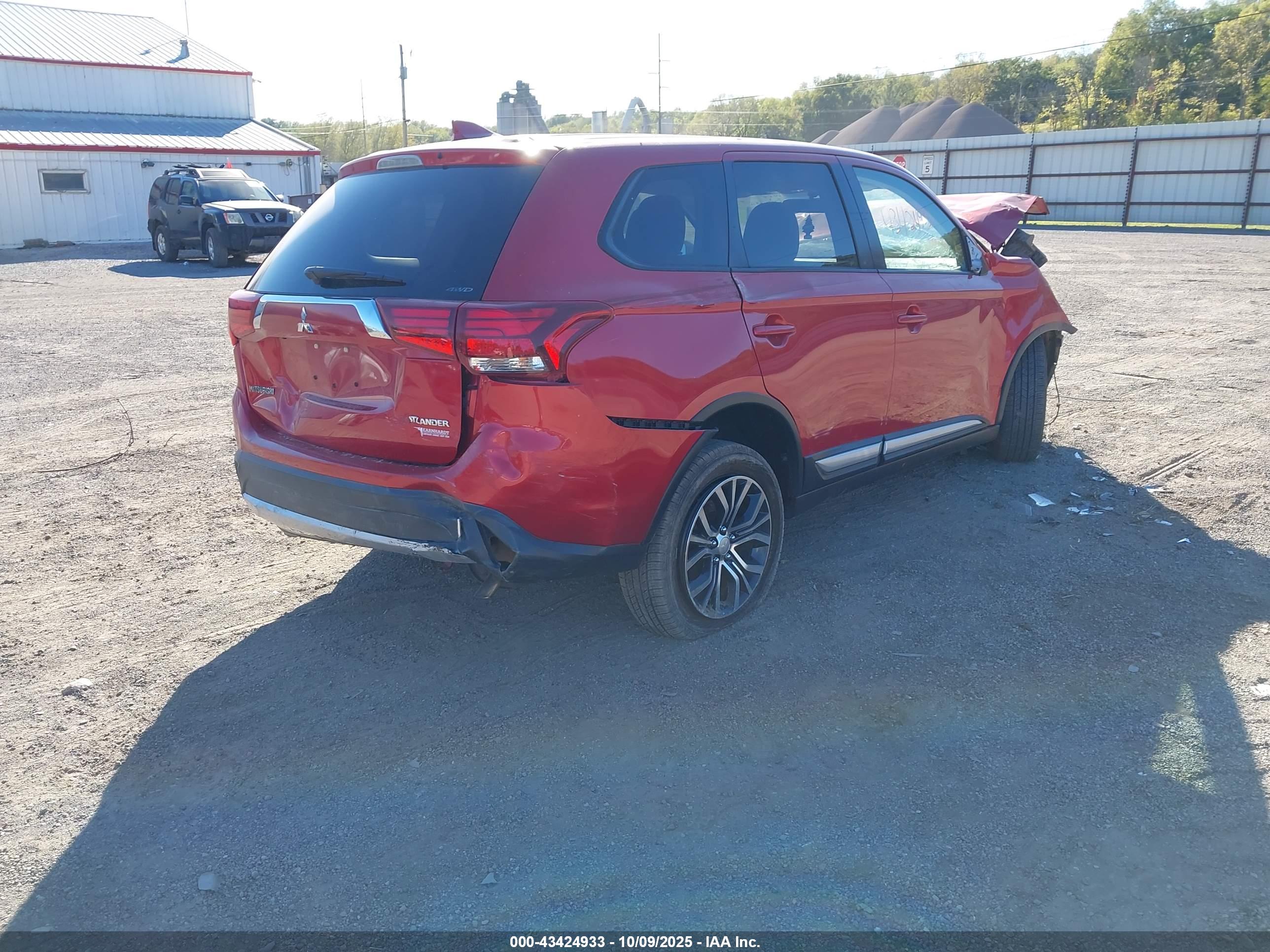MITSUBISHI OUTLANDER image 4