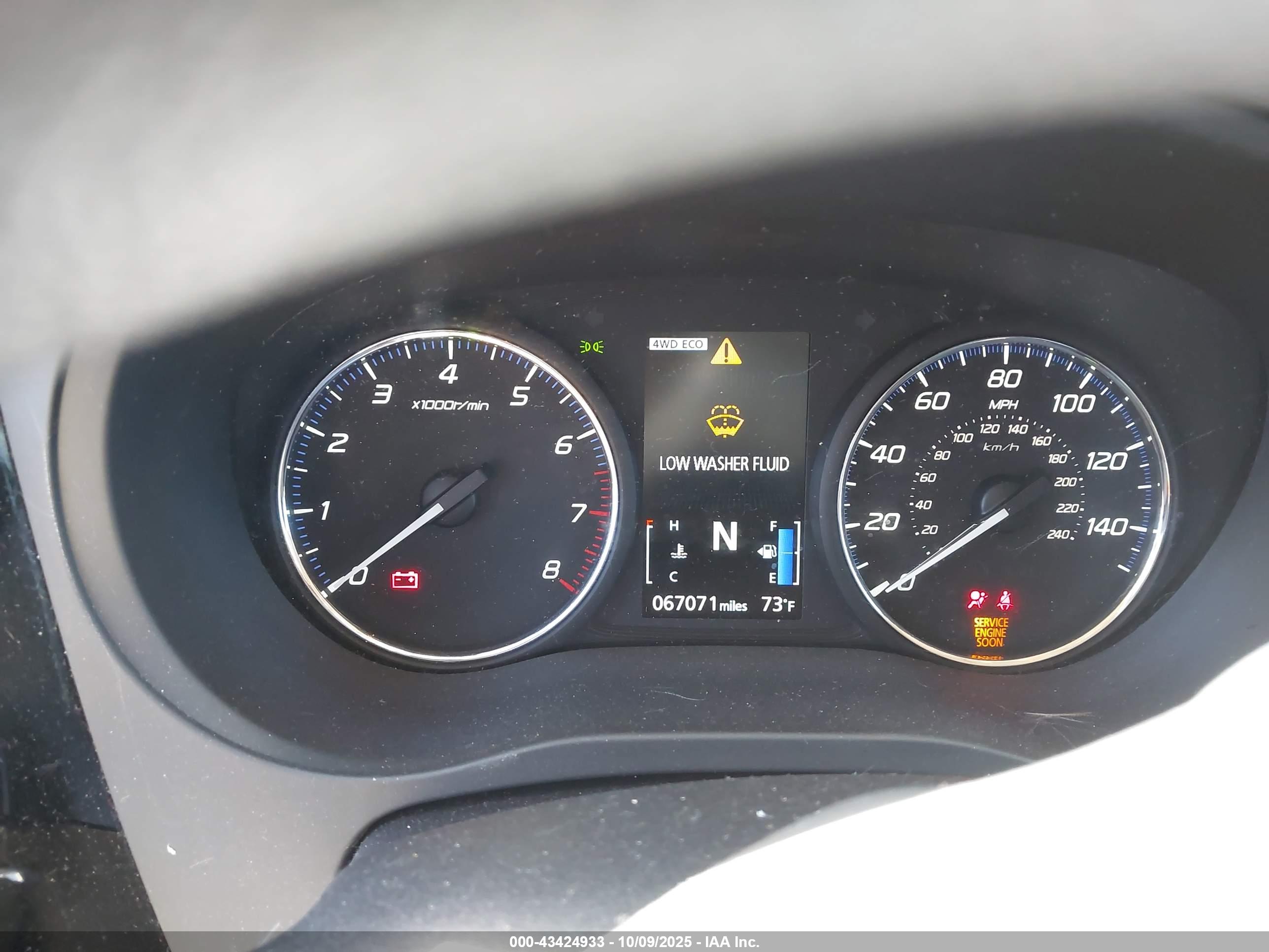 MITSUBISHI OUTLANDER image 7