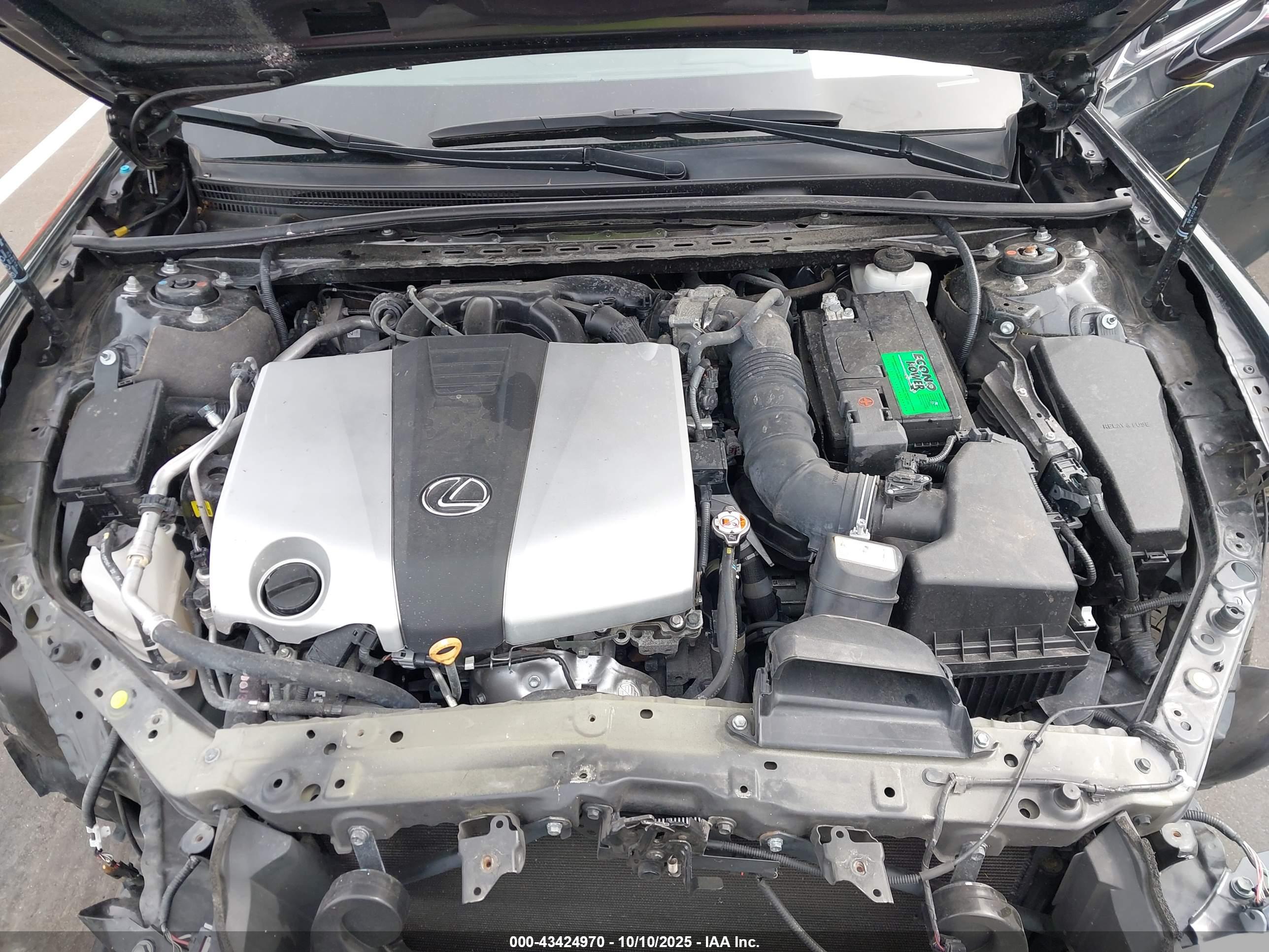 LEXUS ES image 10