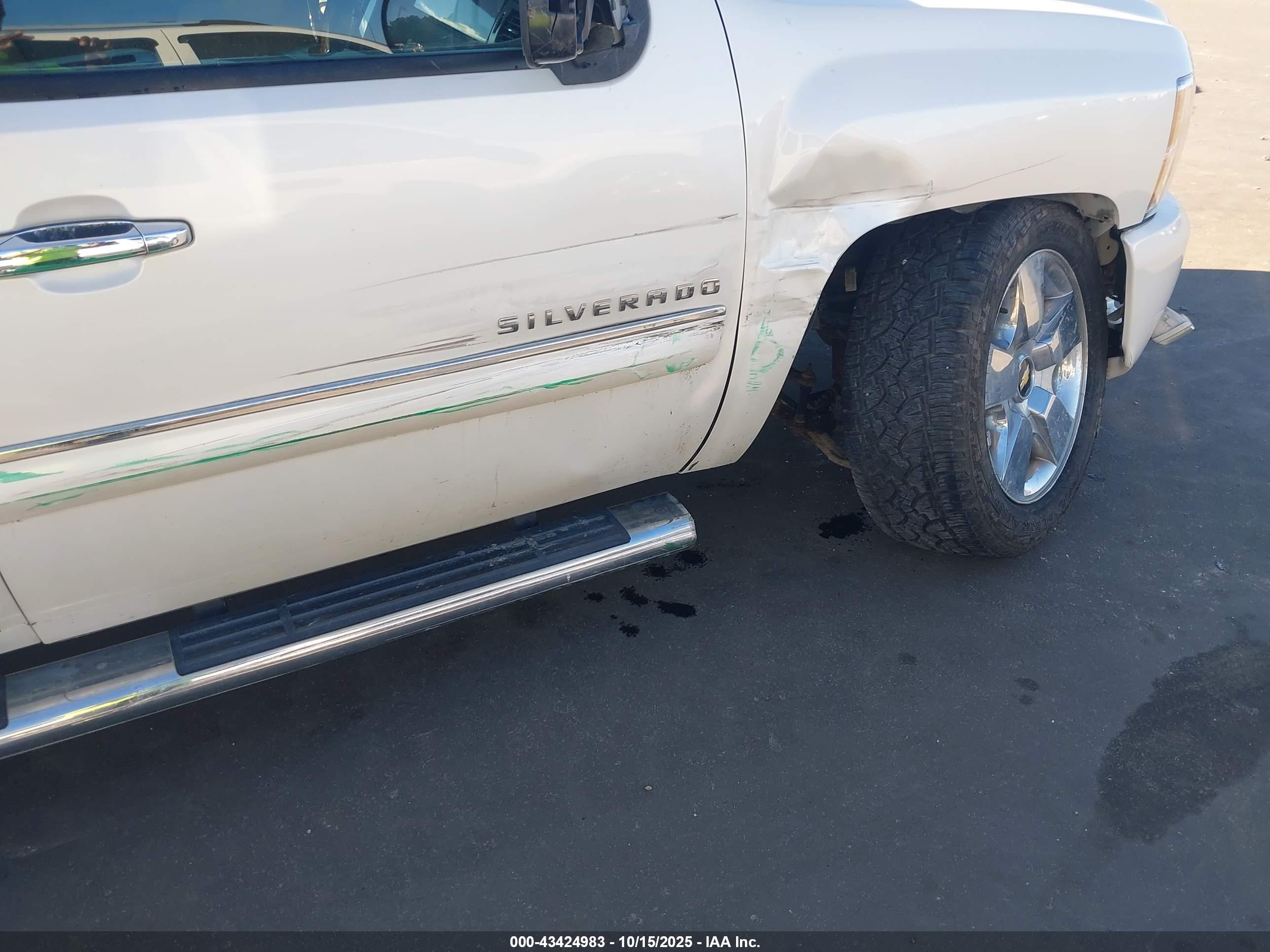 CHEVROLET SILVERADO image 6