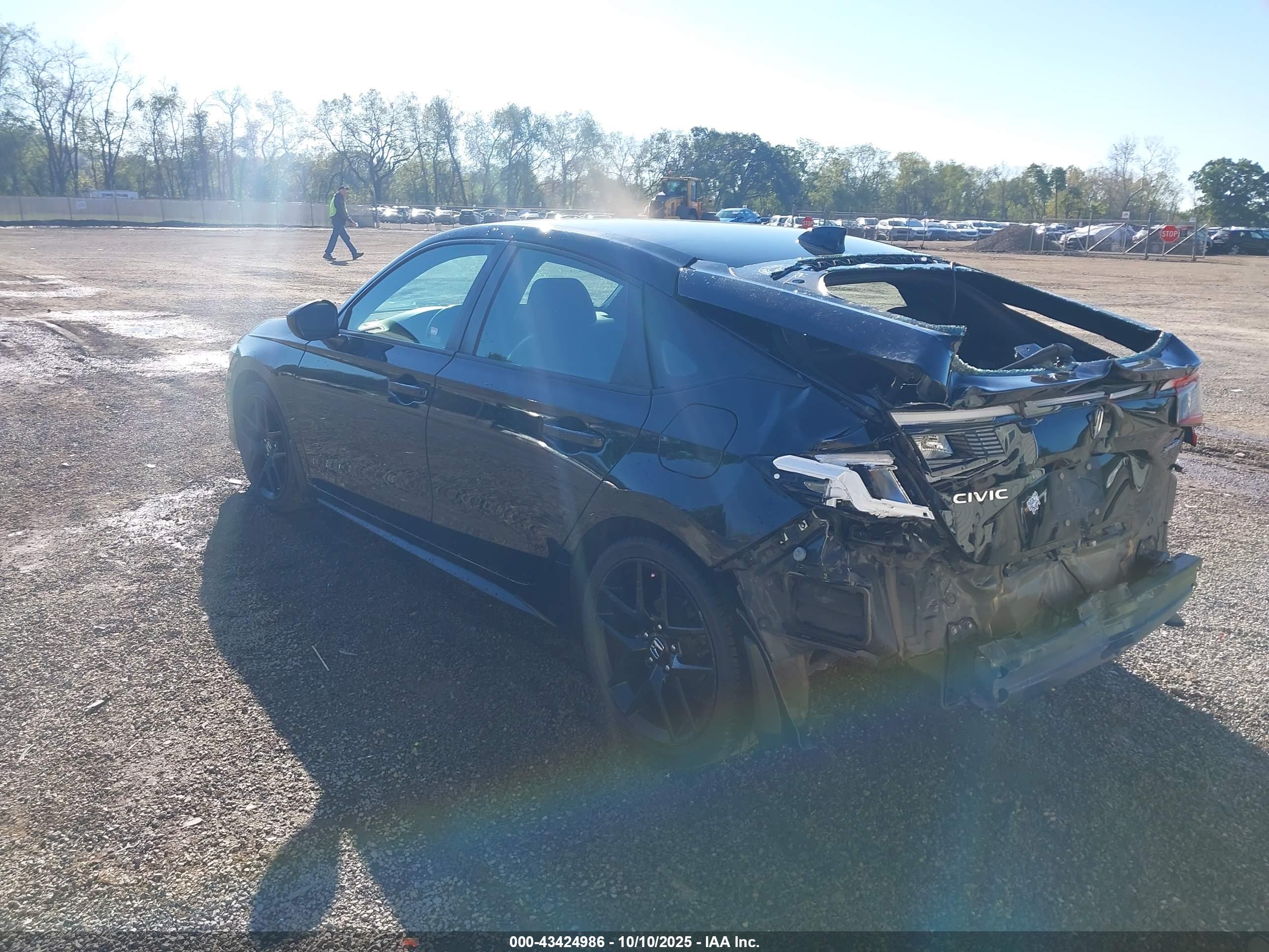 HONDA CIVIC image 3