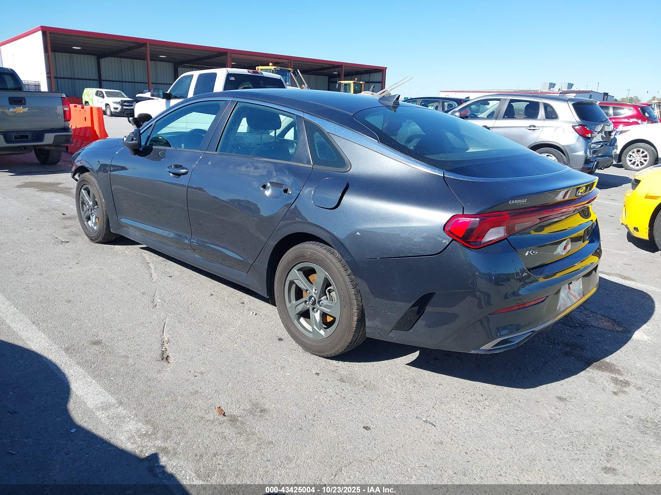 KIA K5 image 3