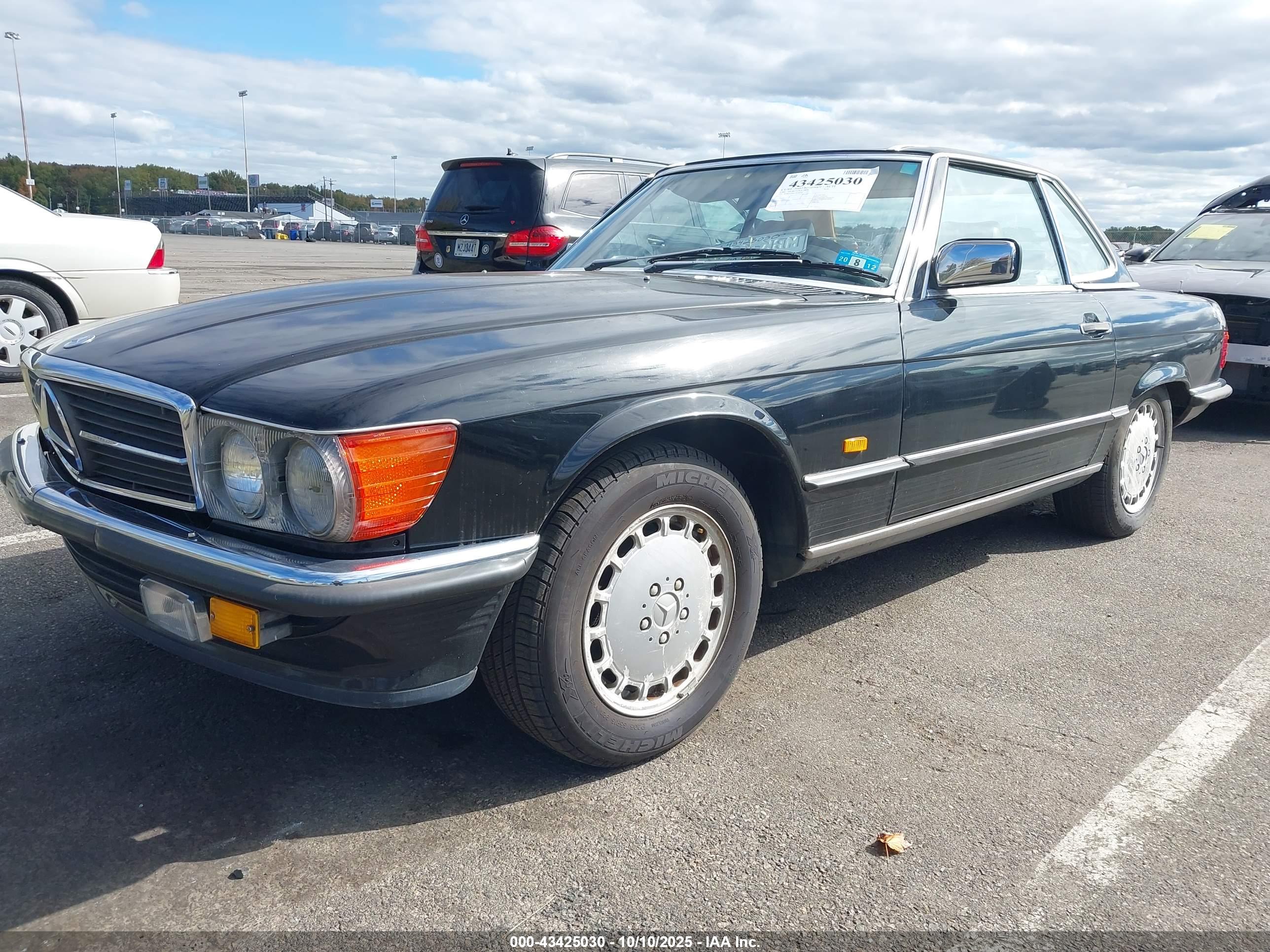 MERCEDES BENZ image 2