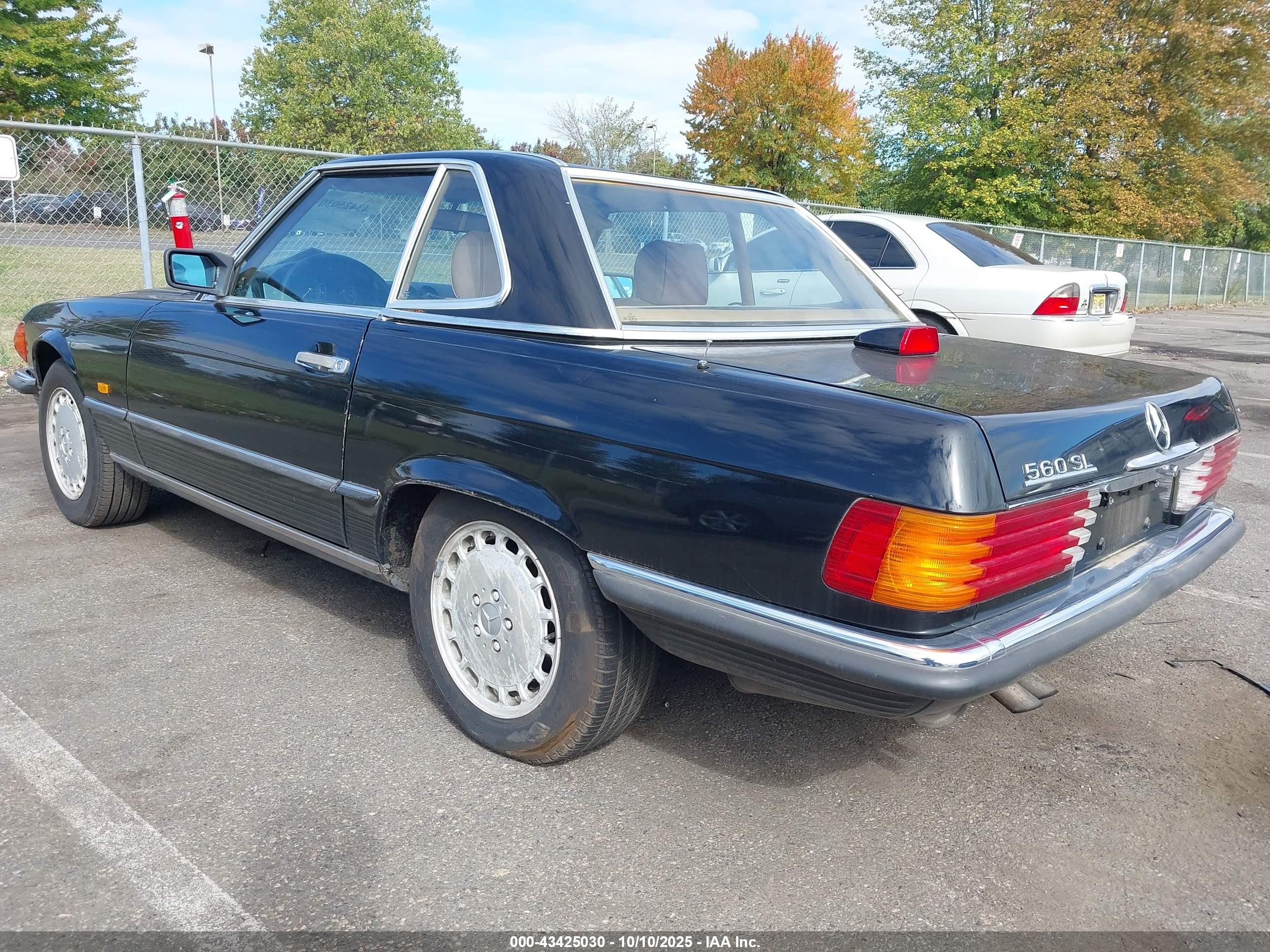 MERCEDES BENZ image 3