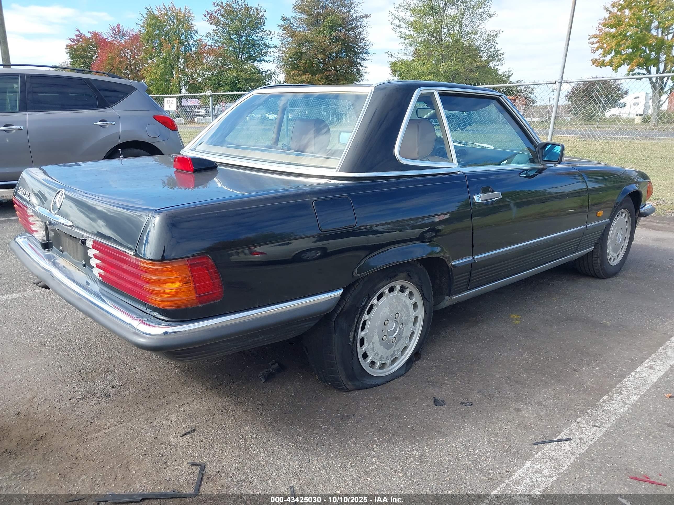 MERCEDES BENZ image 4
