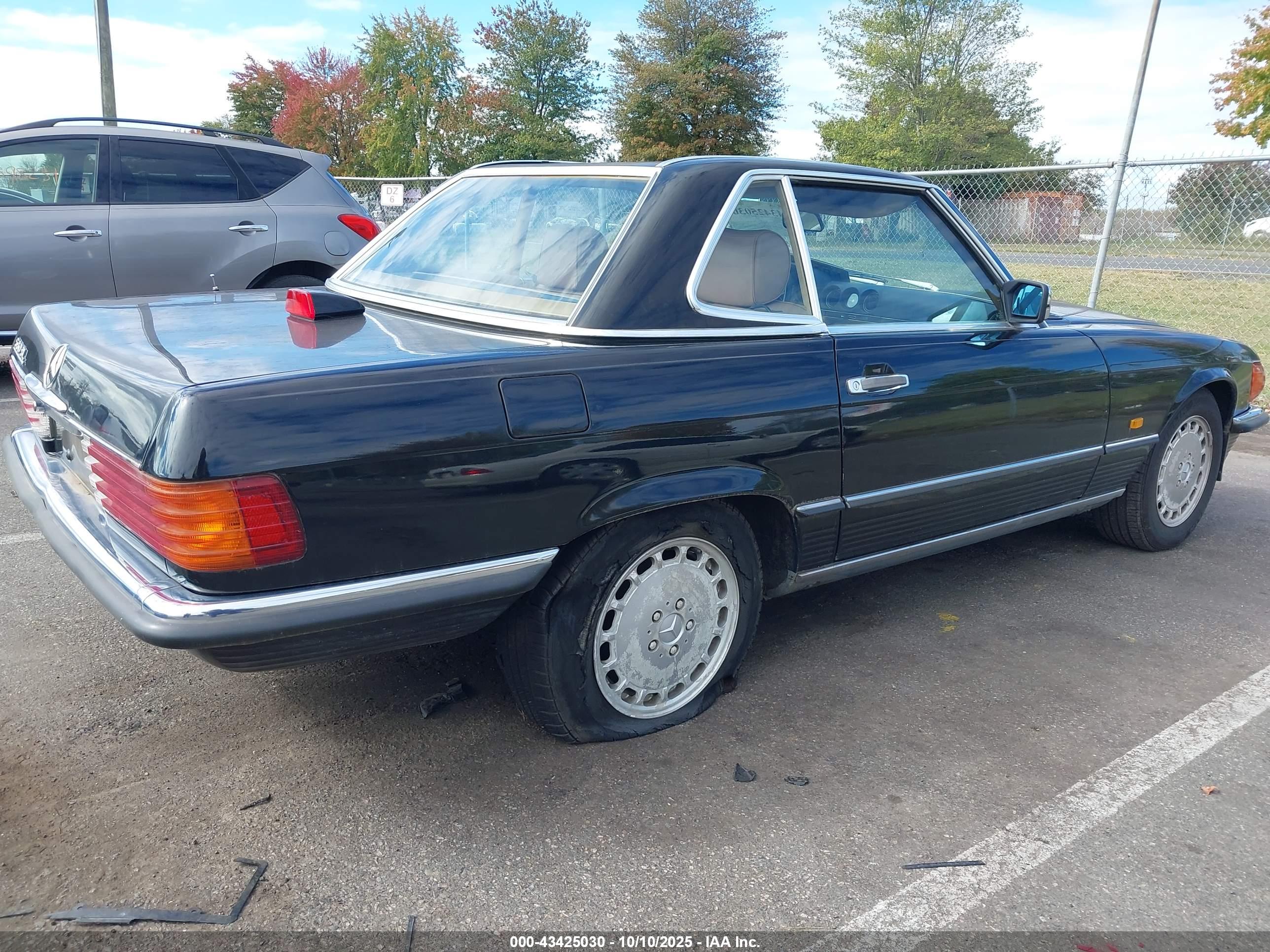 MERCEDES BENZ image 6