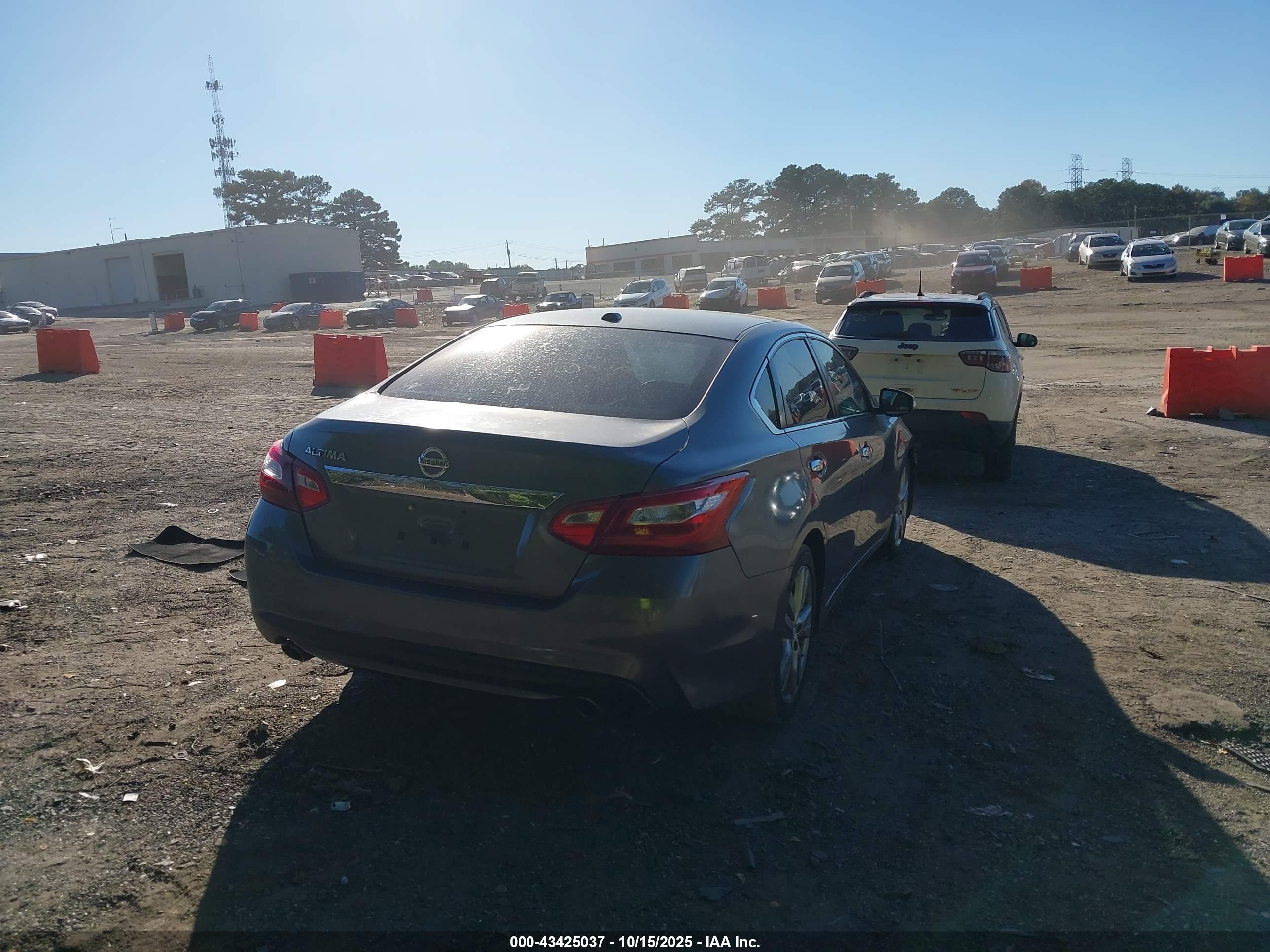 NISSAN ALTIMA image 4