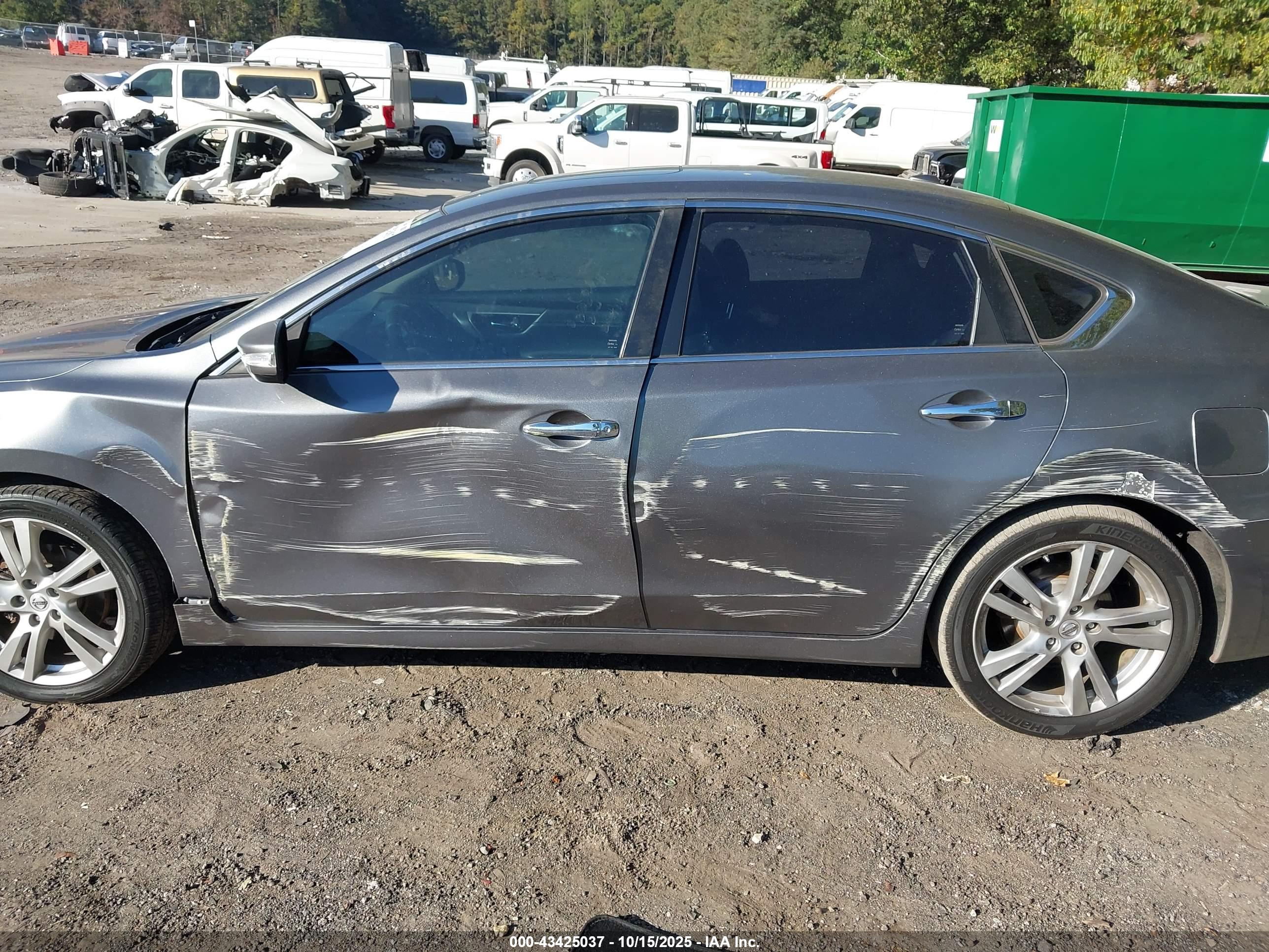 NISSAN ALTIMA image 6