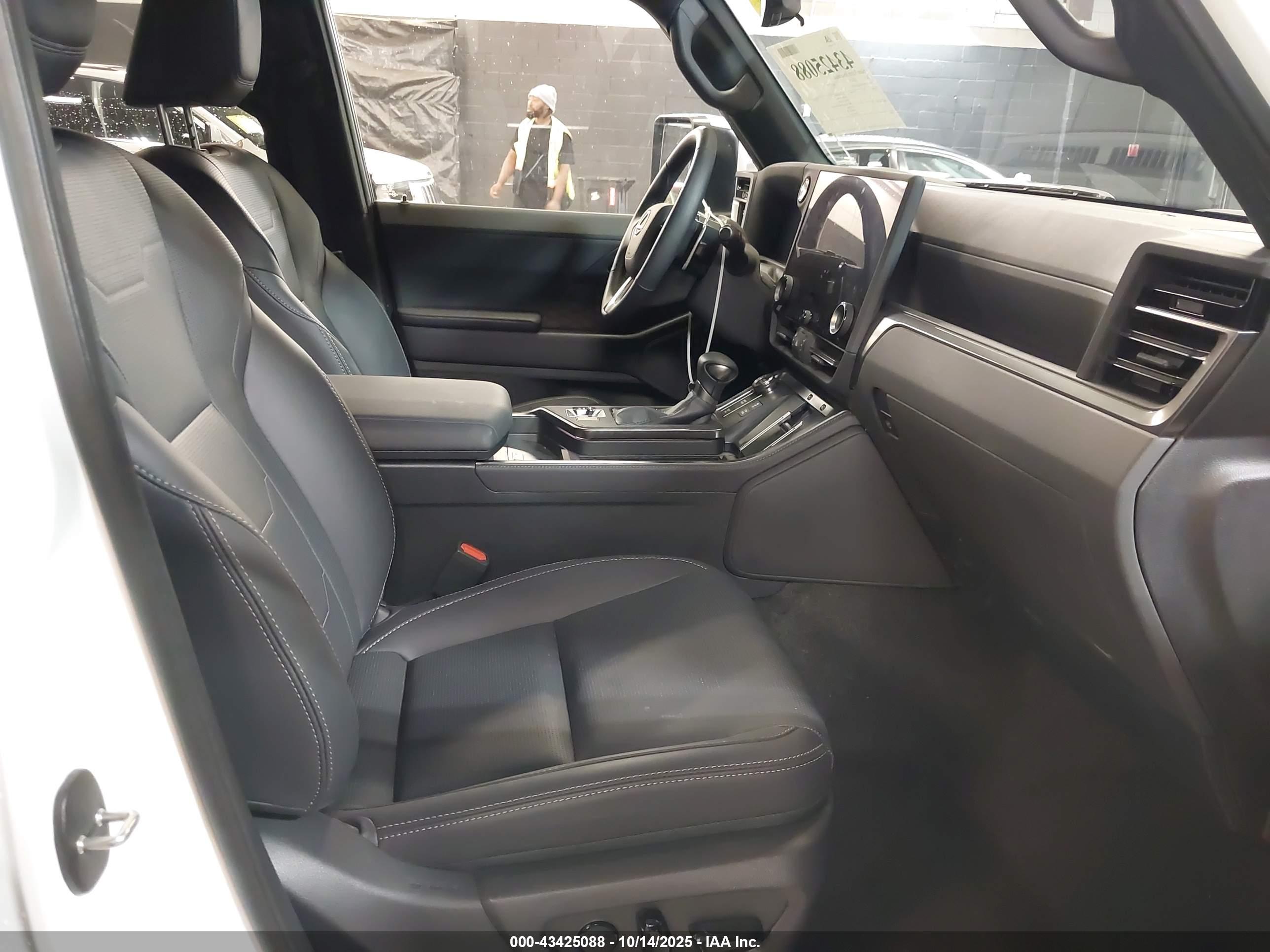 LEXUS GX image 5