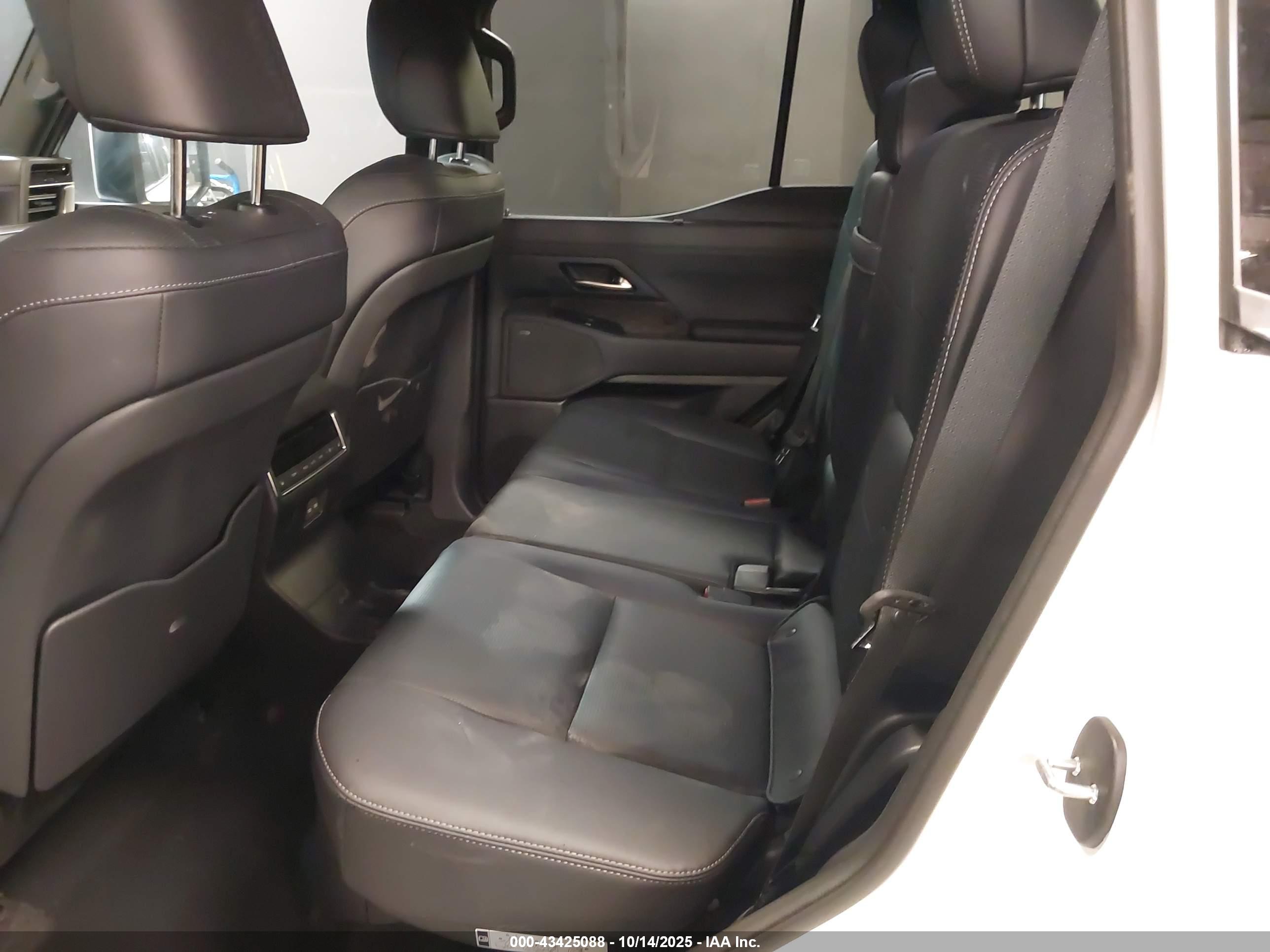 LEXUS GX image 8