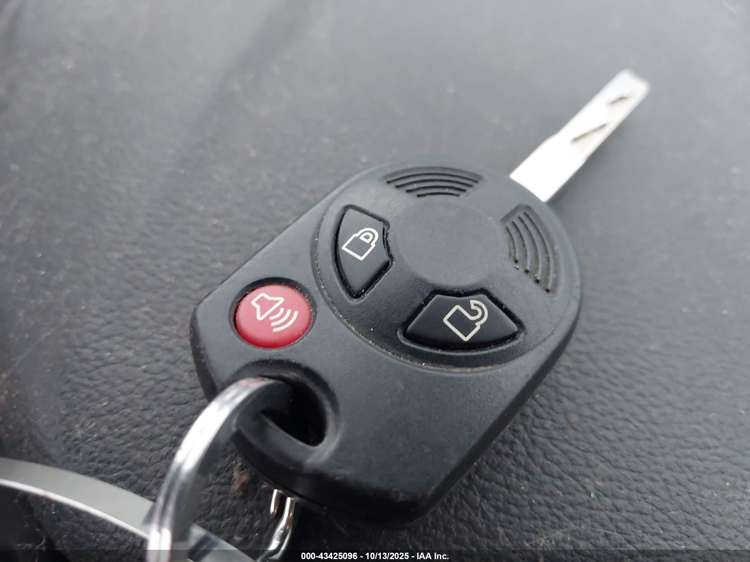FORD ESCAPE image 11