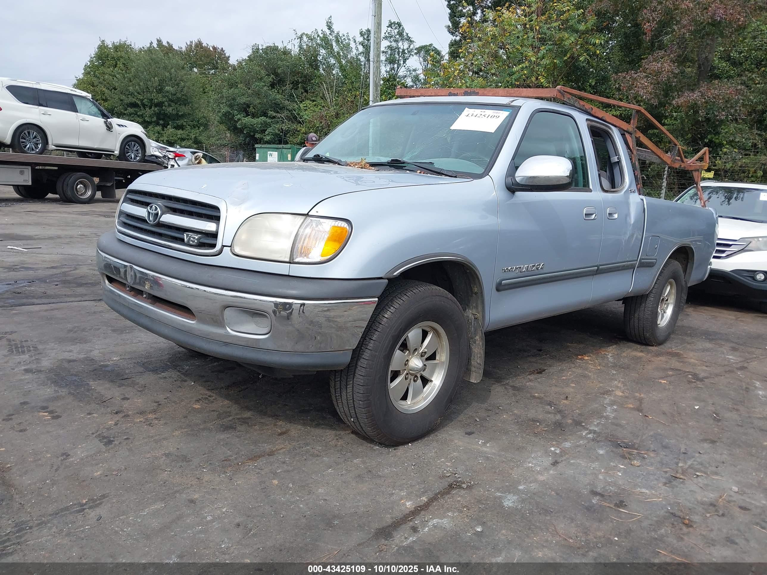 TOYOTA TUNDRA image 2
