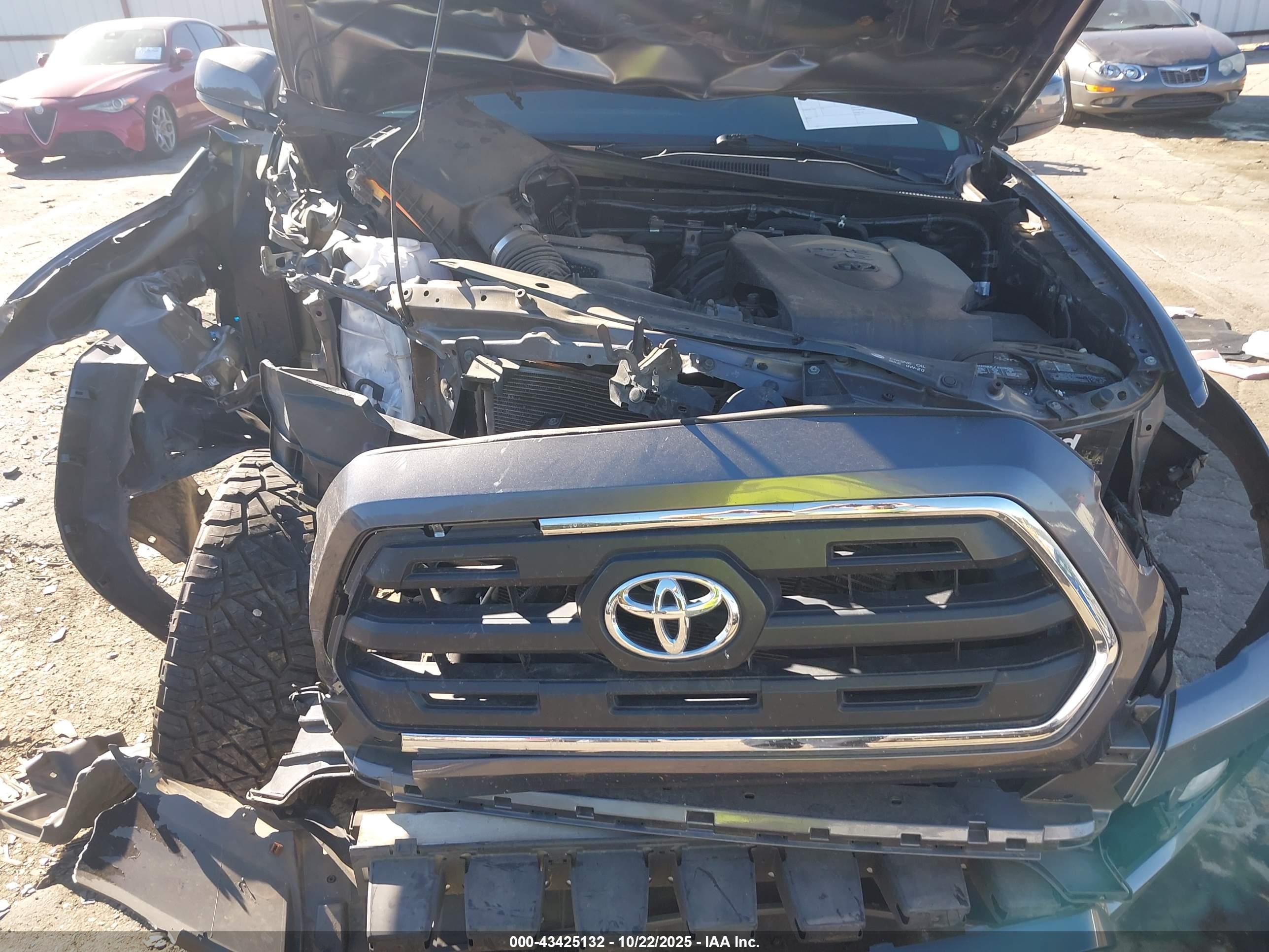 TOYOTA TACOMA image 10