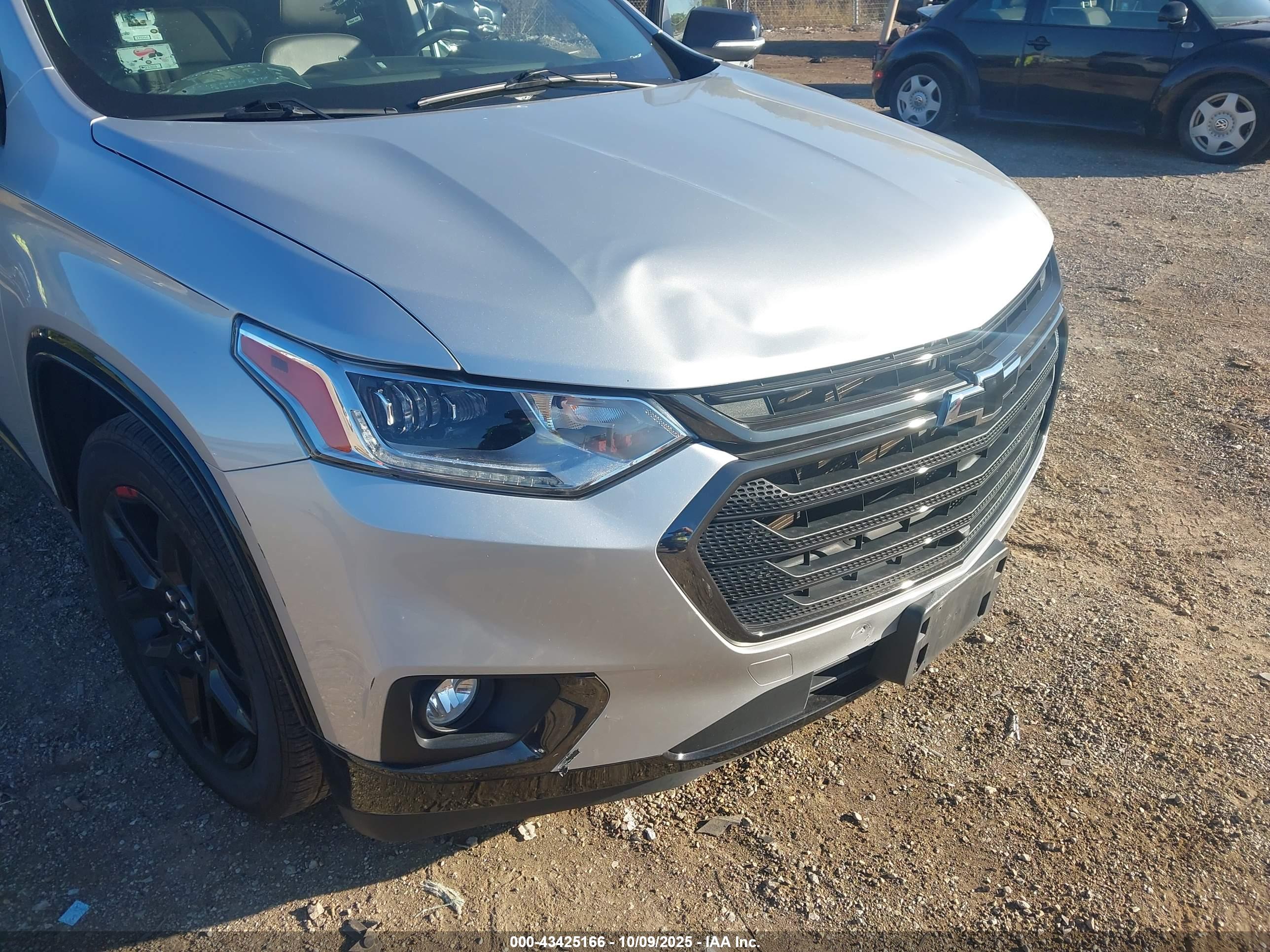CHEVROLET TRAVERSE image 6