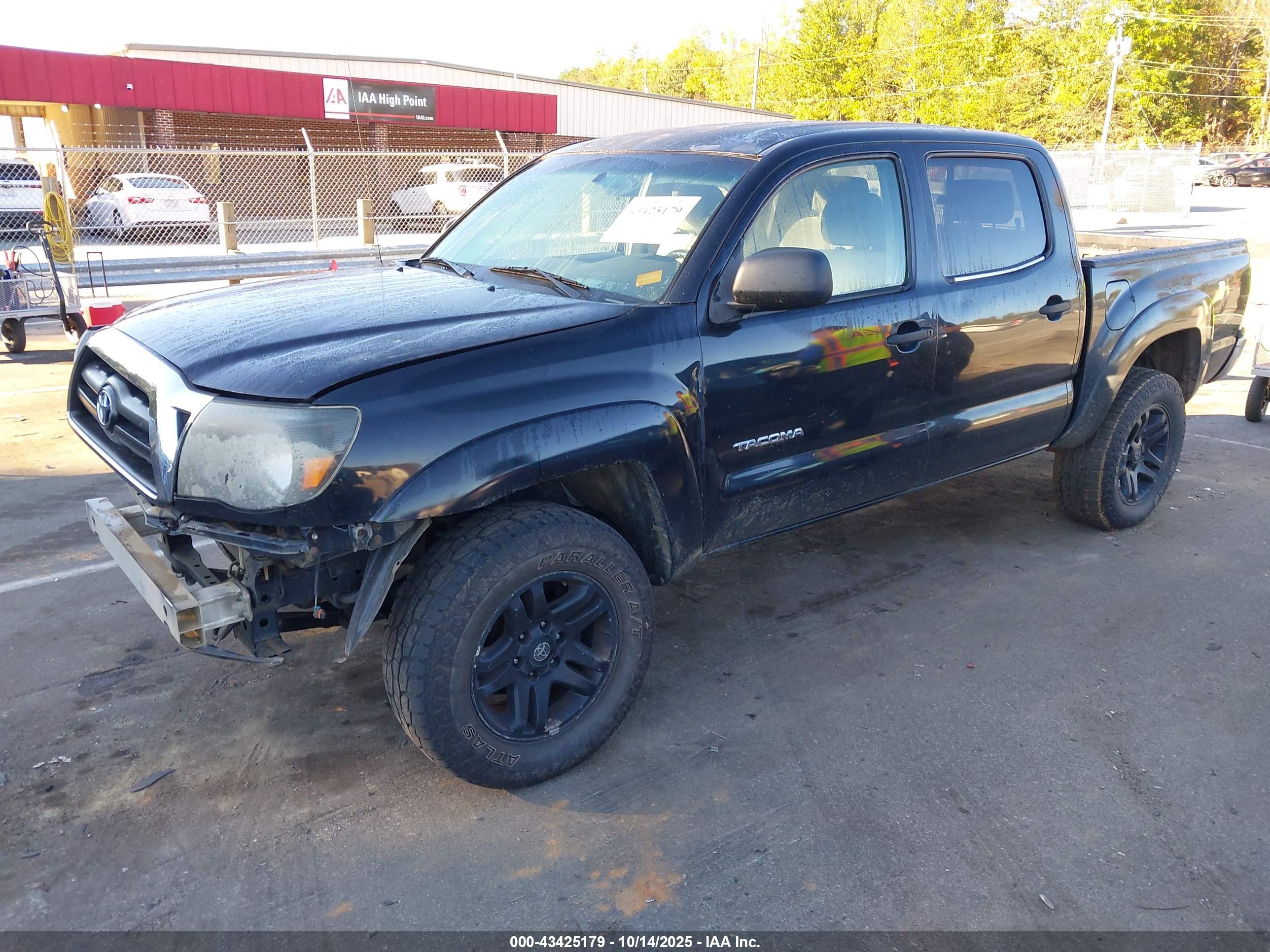 TOYOTA TACOMA image 2