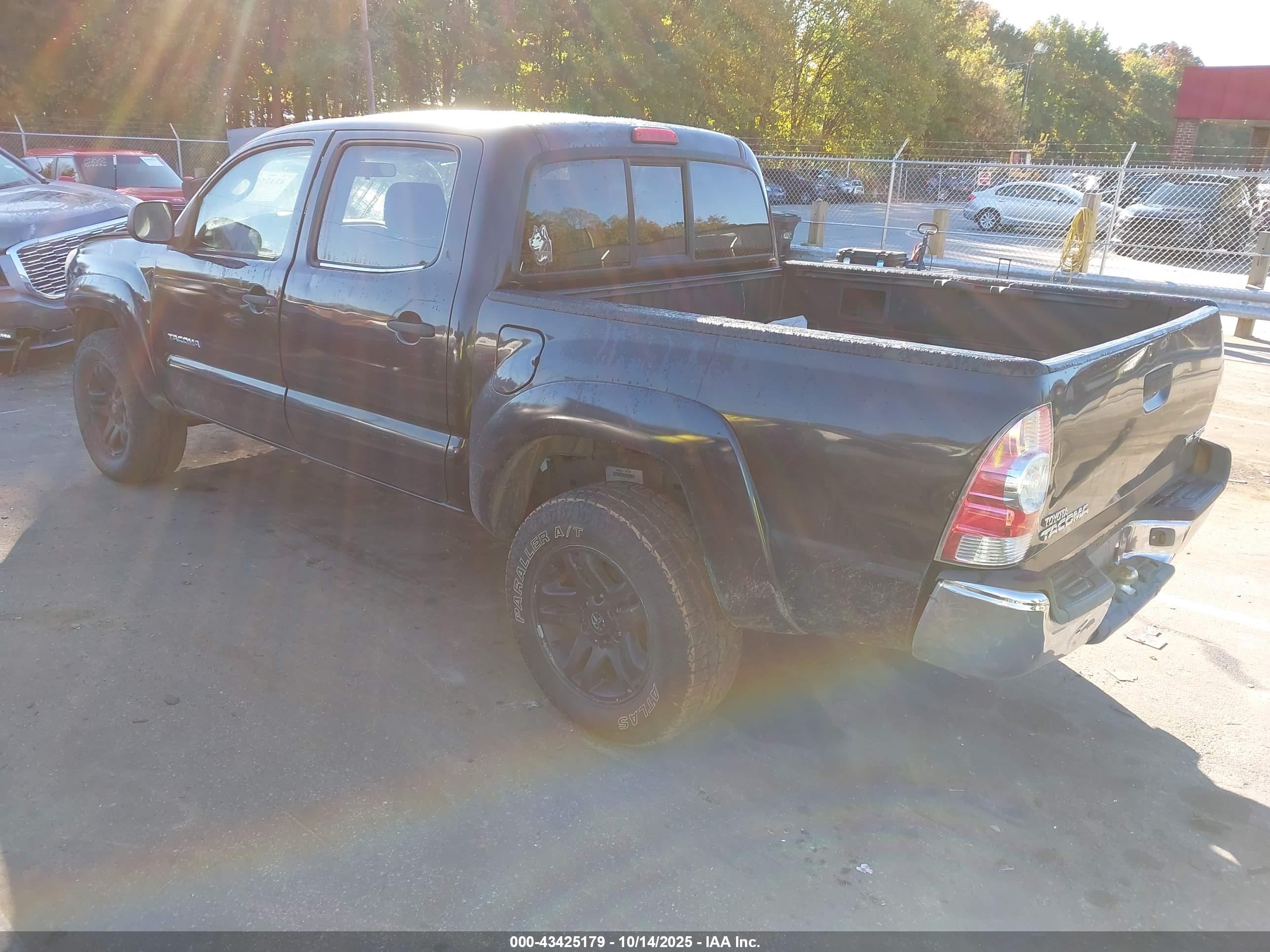 TOYOTA TACOMA image 3