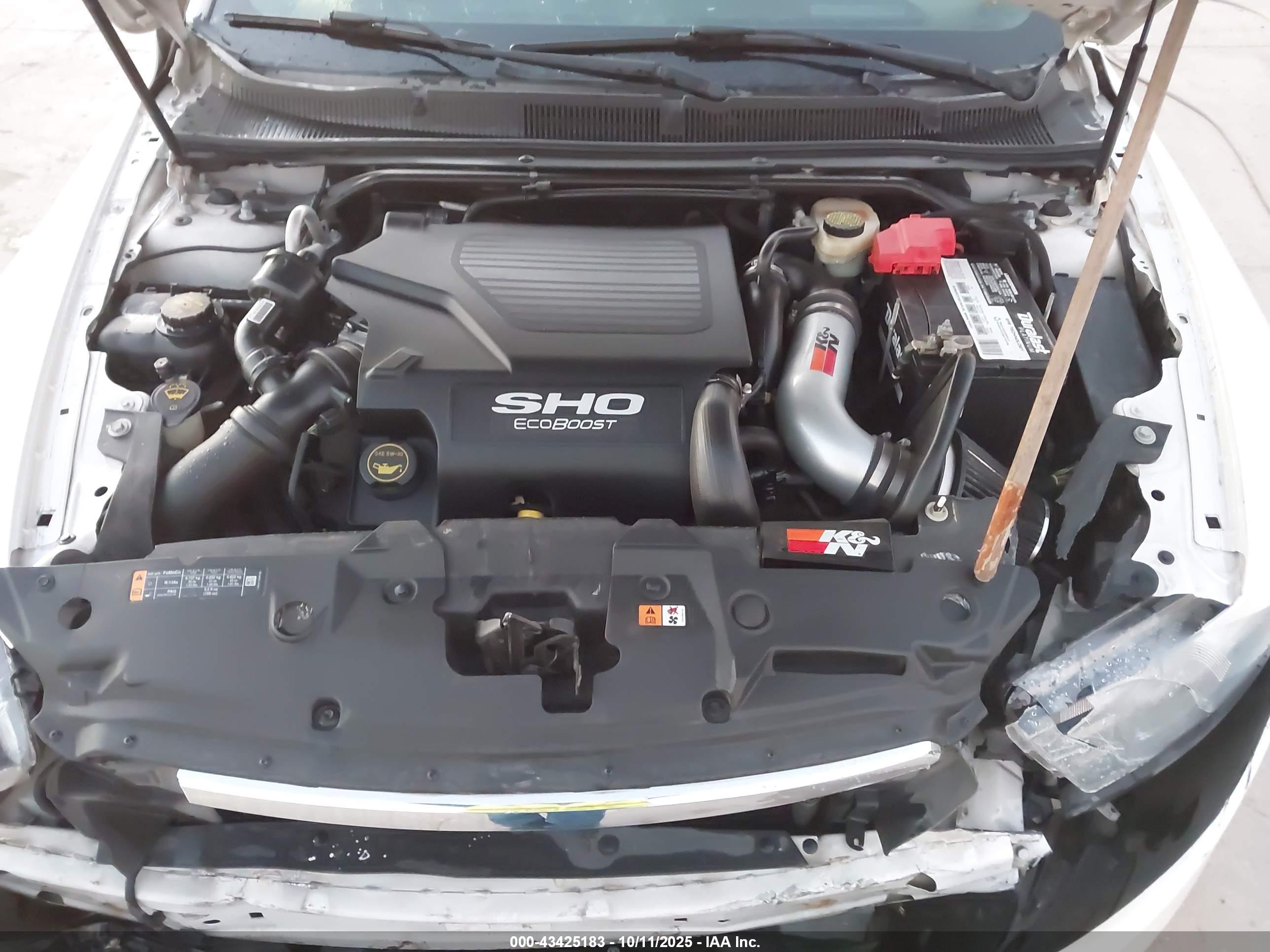 FORD TAURUS image 10
