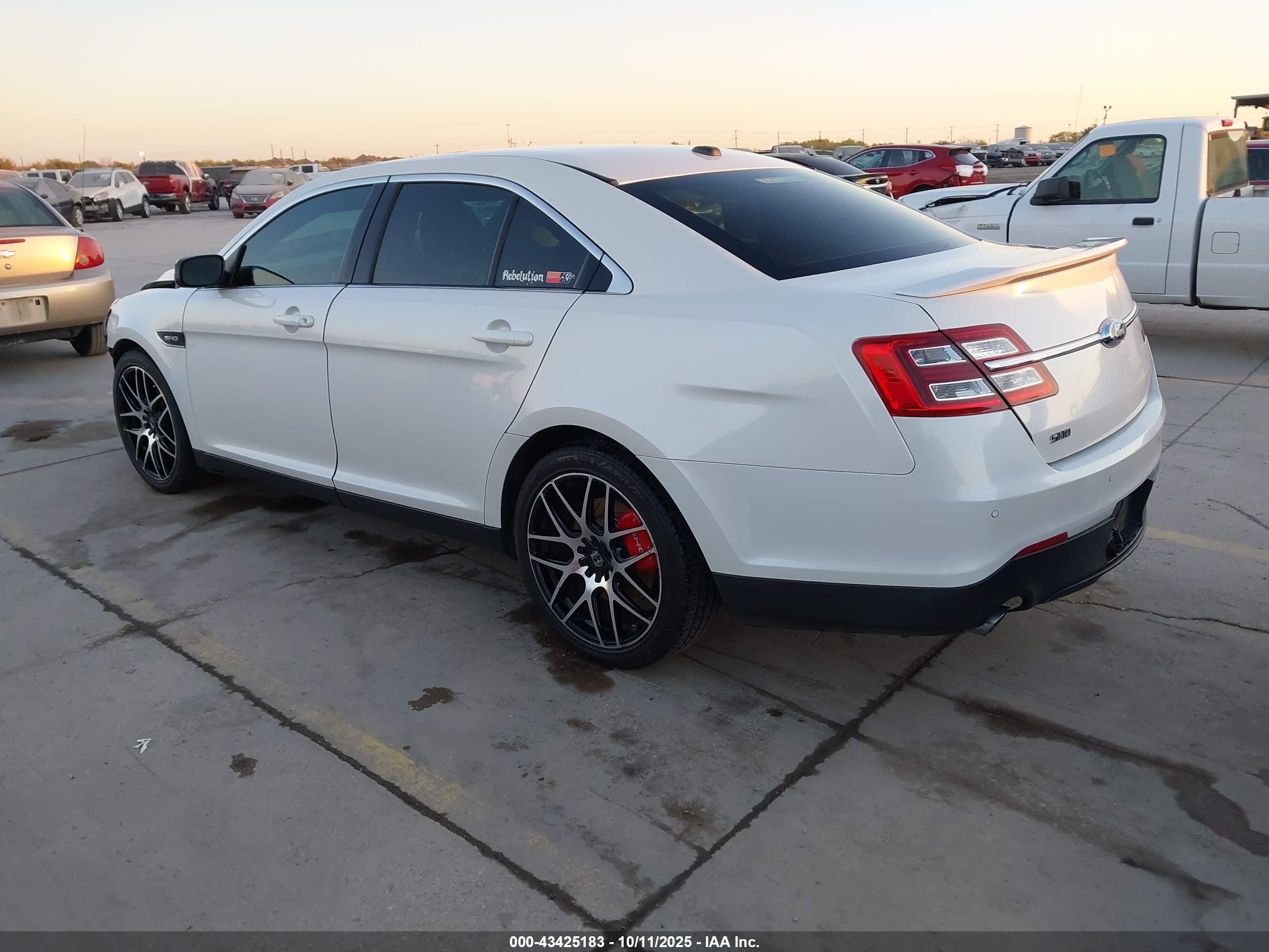FORD TAURUS image 3