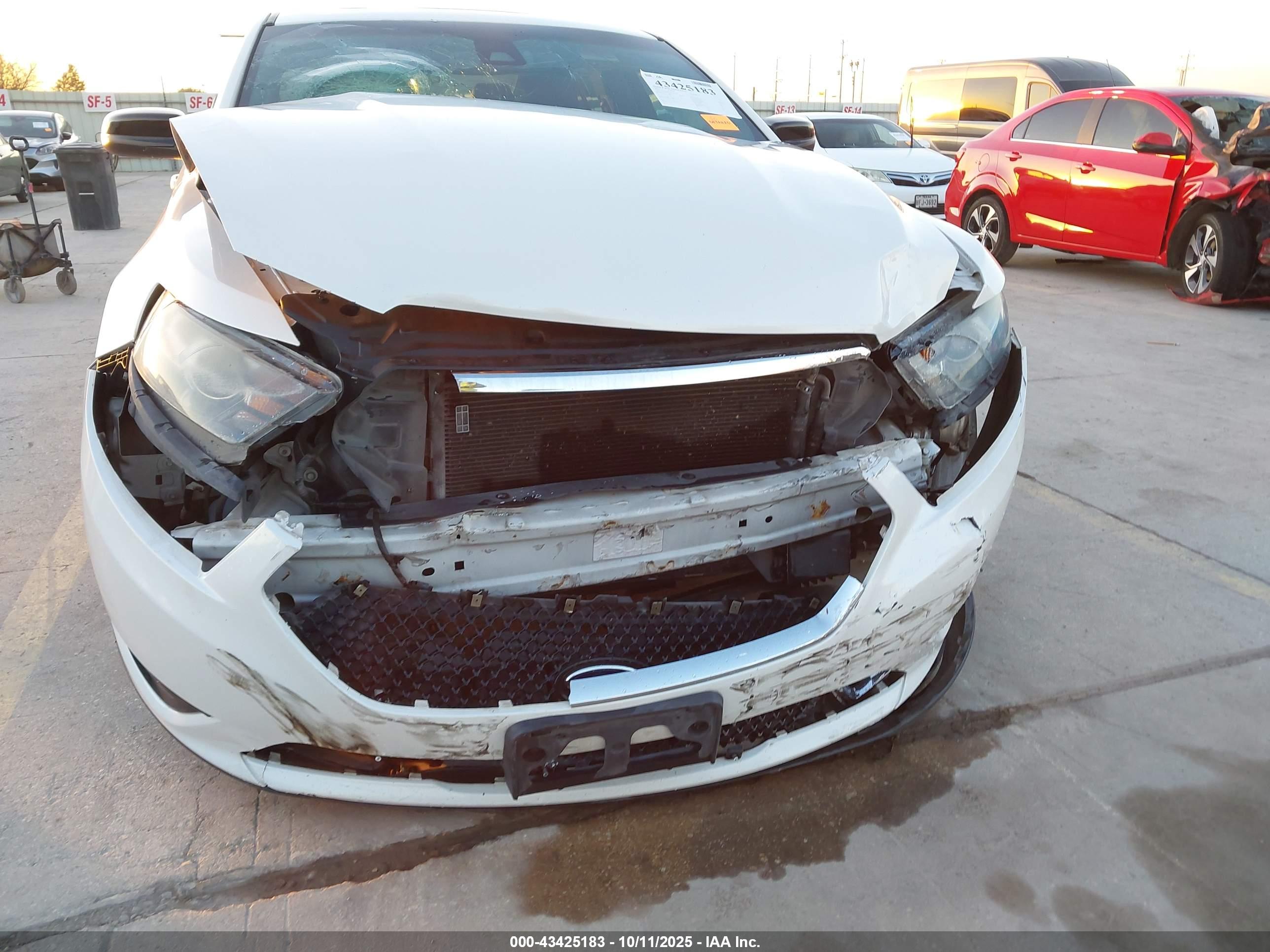 FORD TAURUS image 6