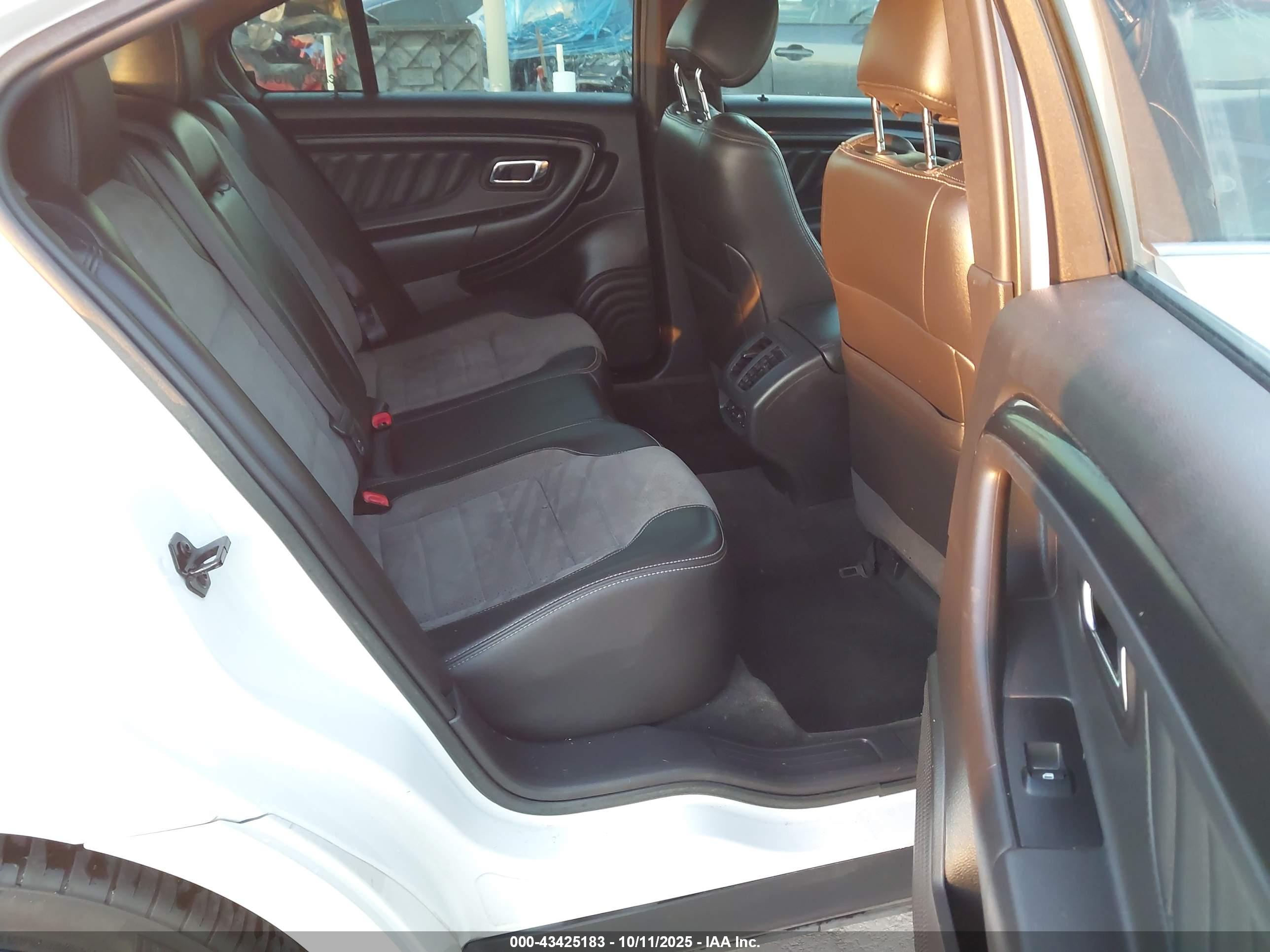 FORD TAURUS image 8