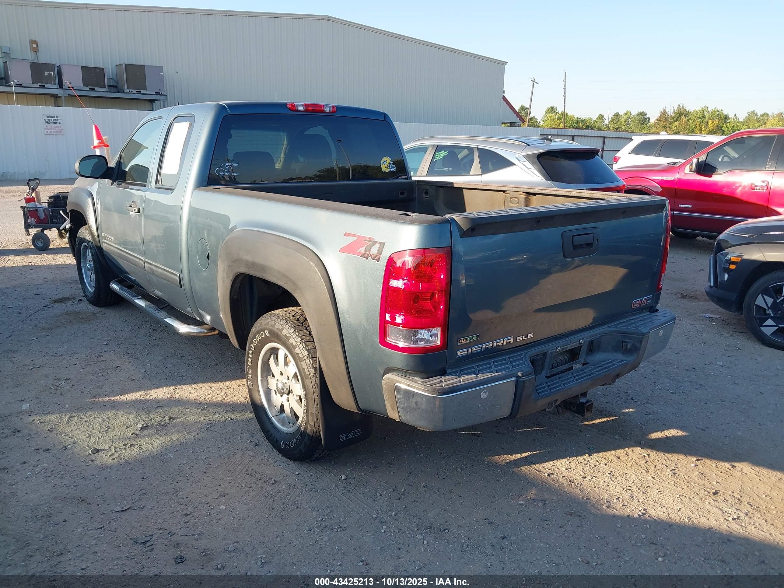 GMC SIERRA image 3