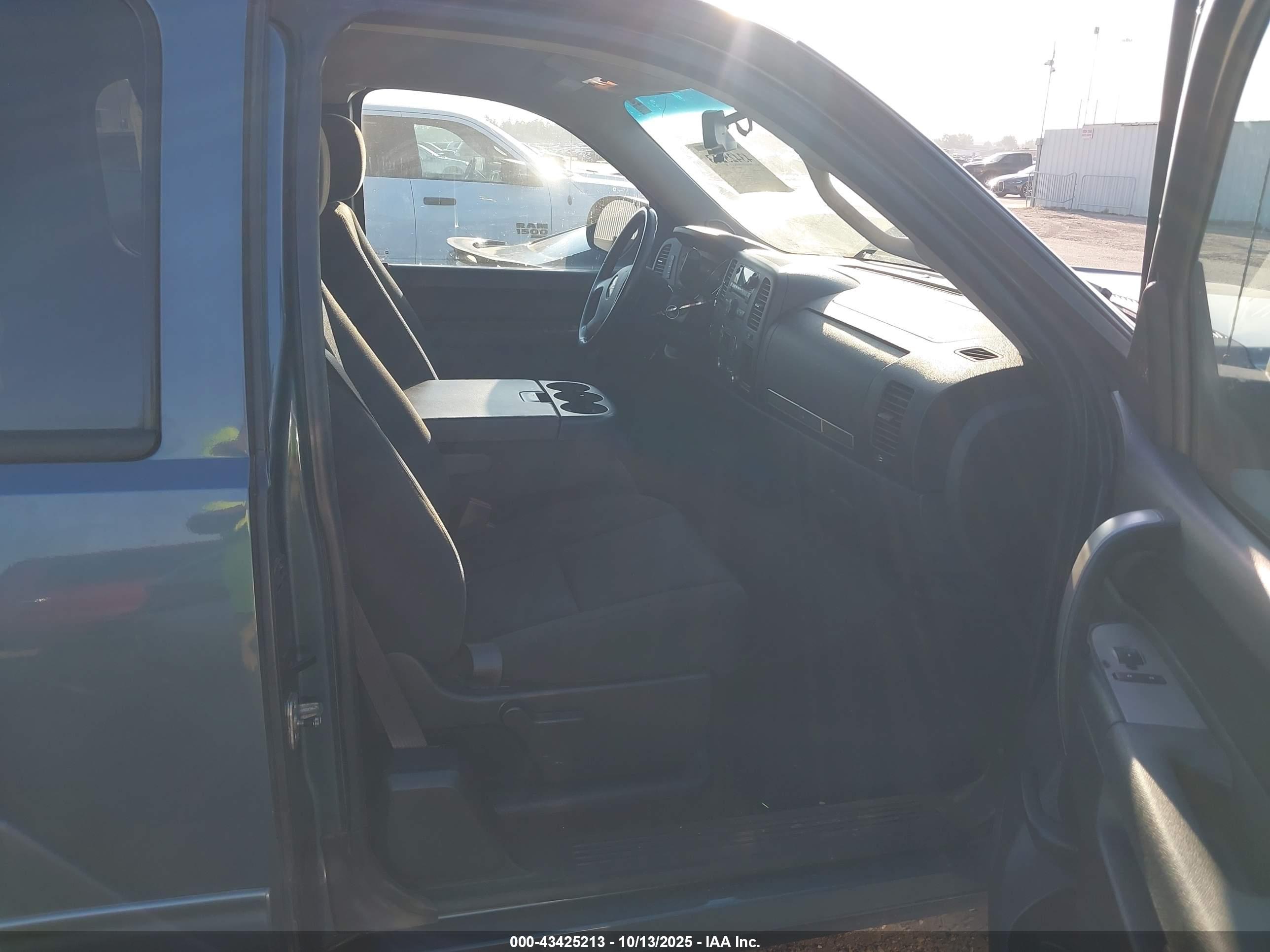 GMC SIERRA image 5