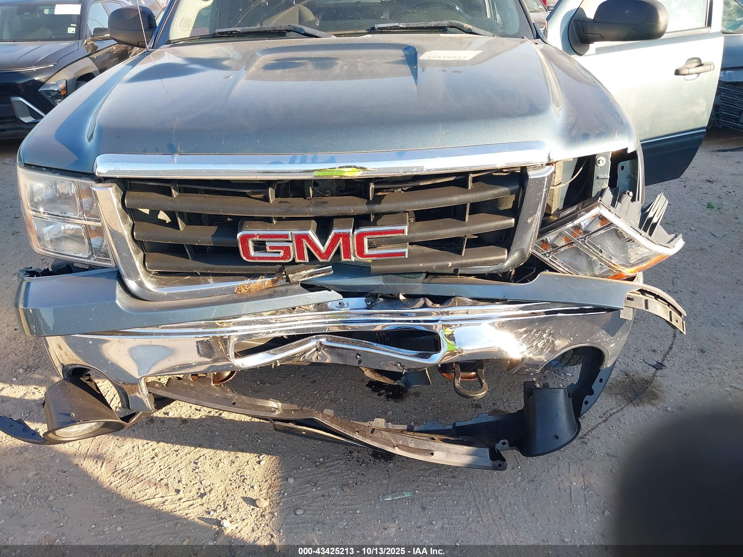 GMC SIERRA image 6