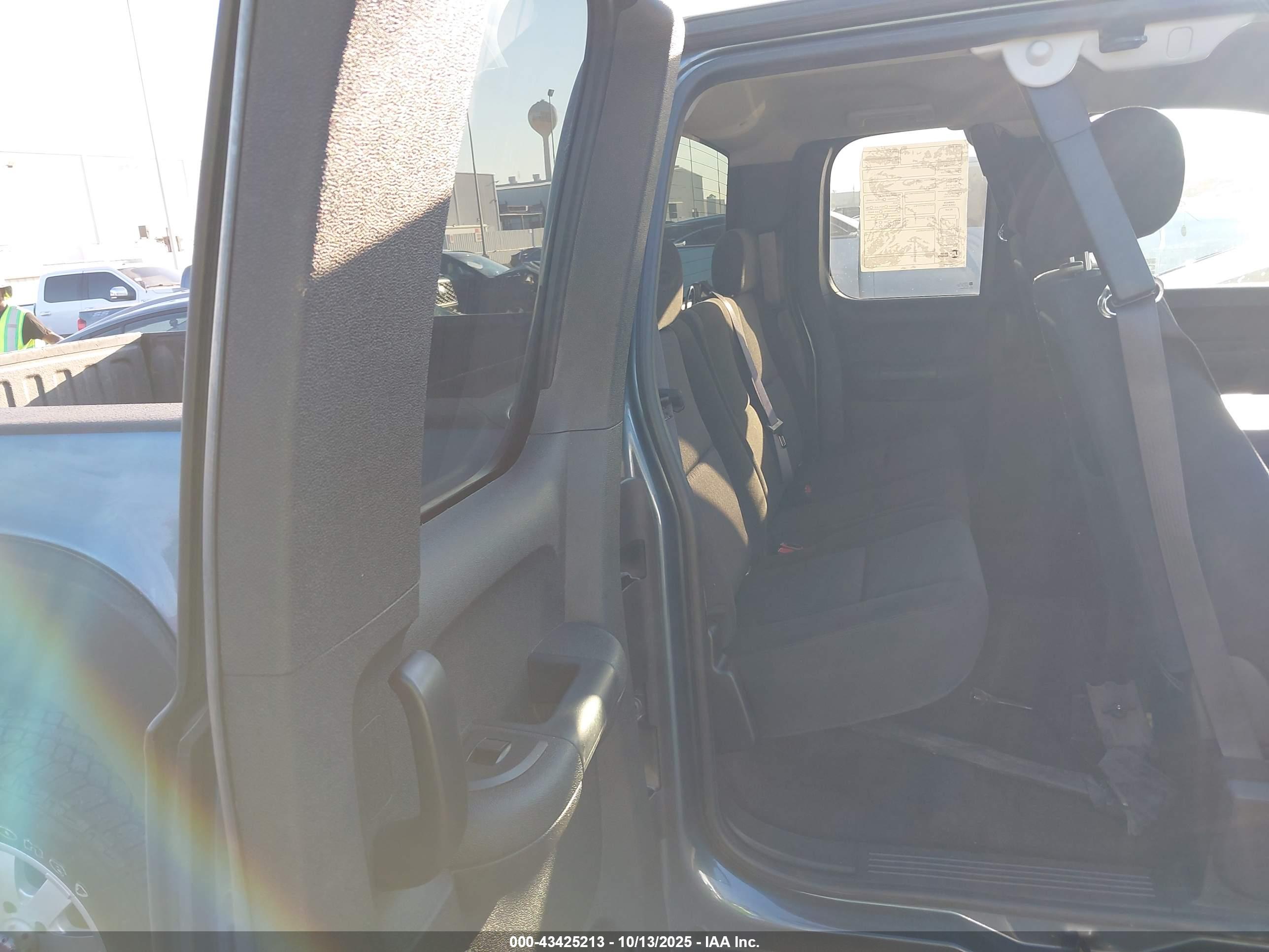 GMC SIERRA image 8