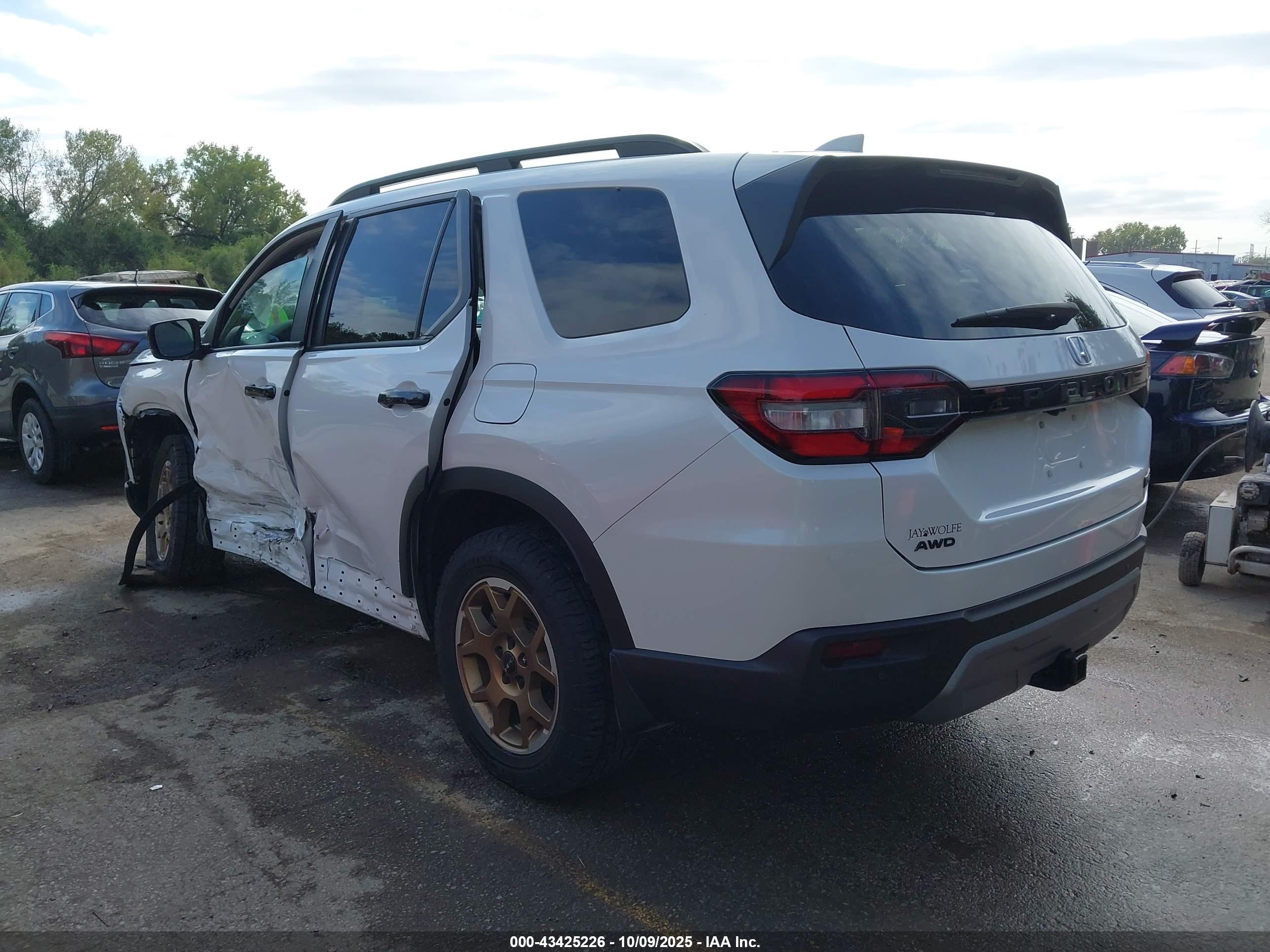 HONDA PILOT image 3