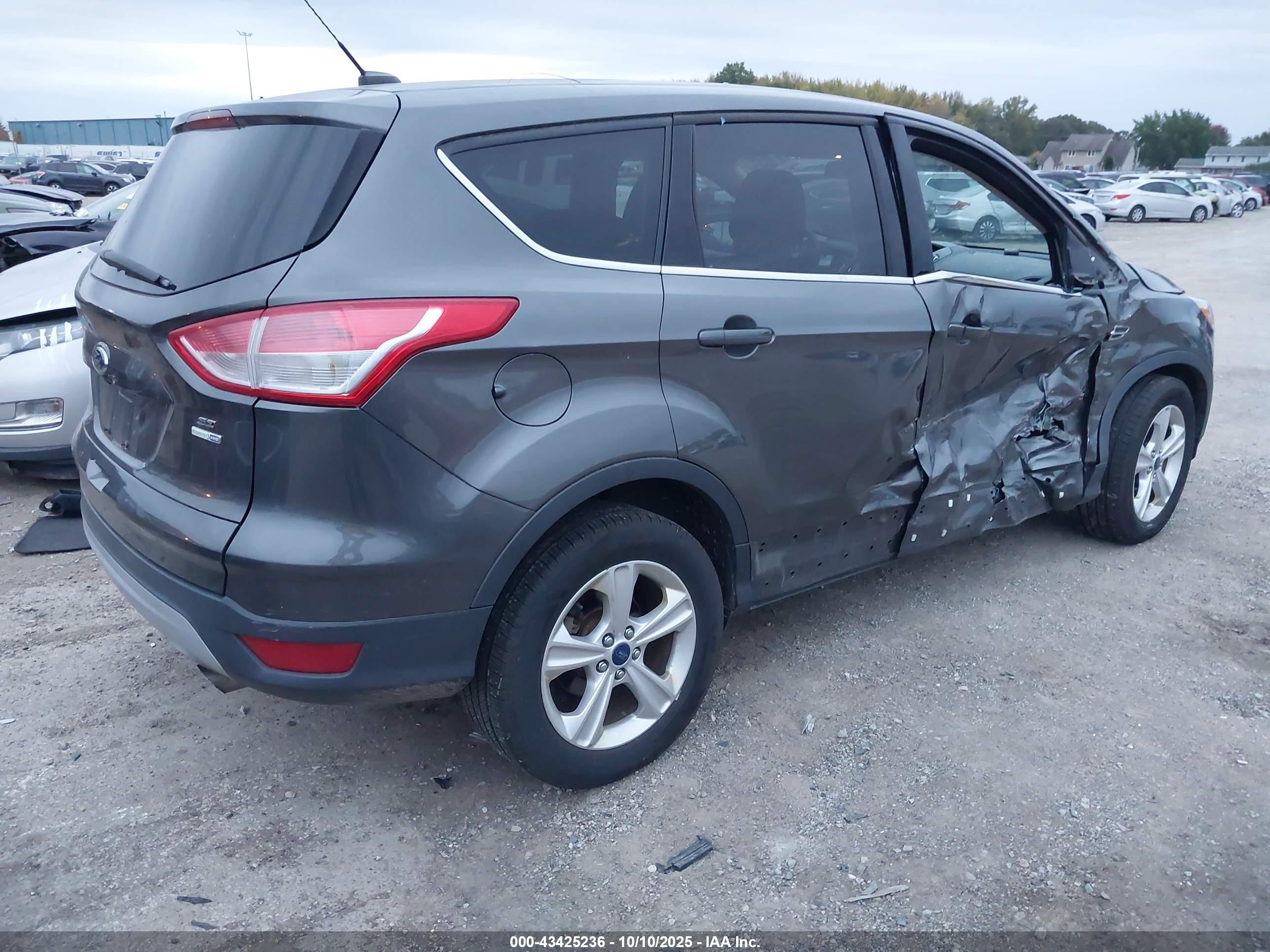 FORD ESCAPE image 4