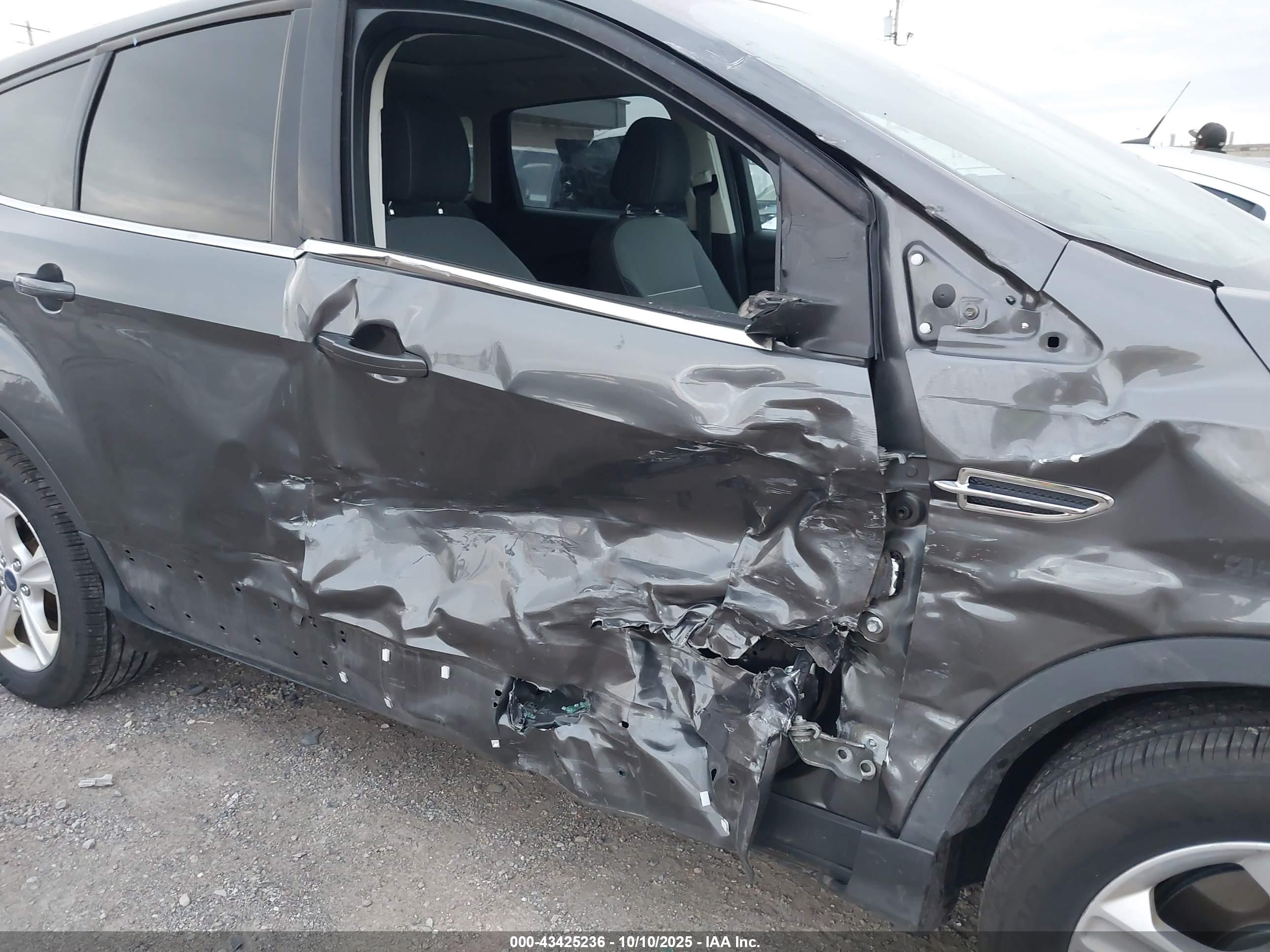 FORD ESCAPE image 6
