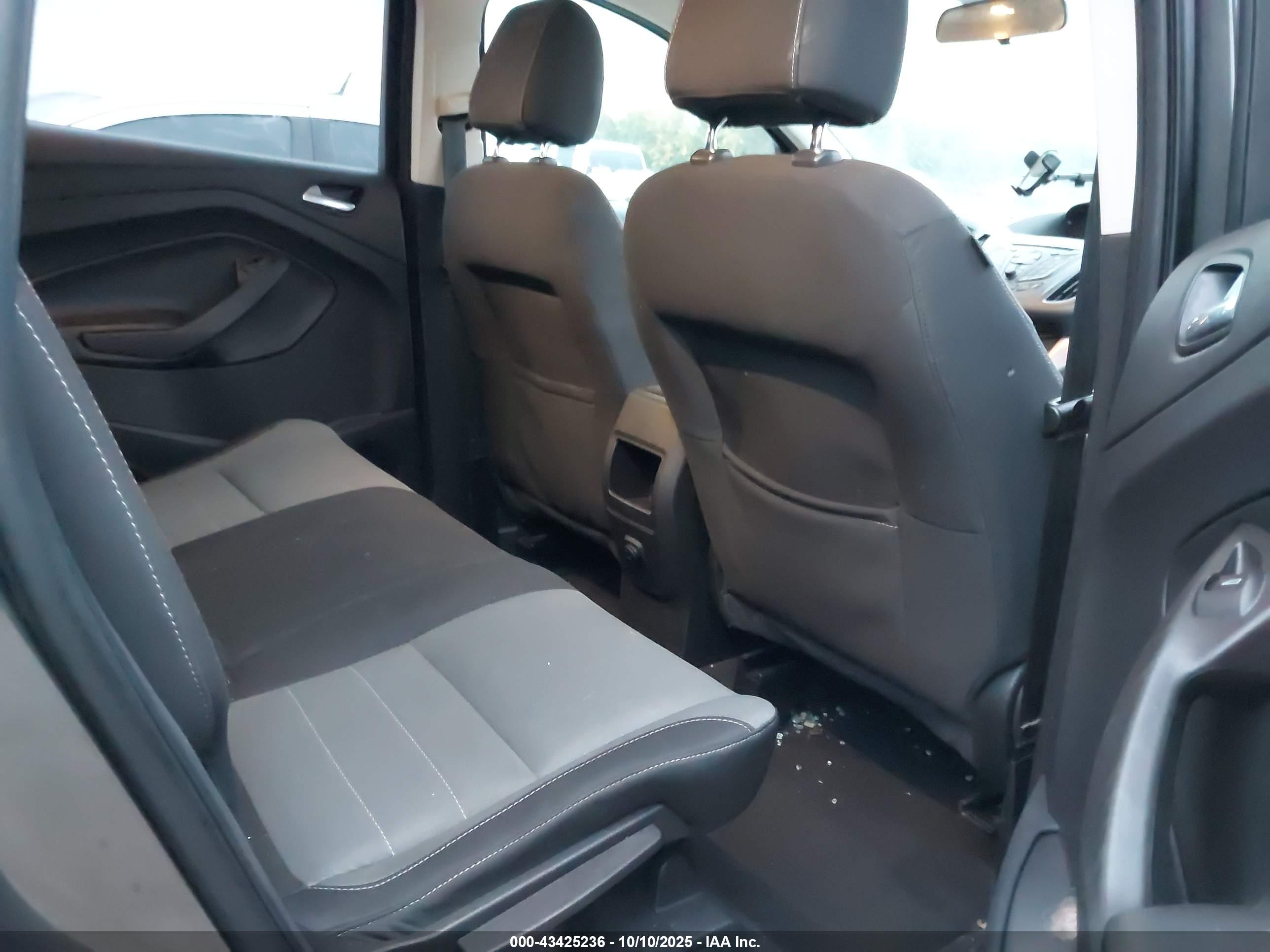 FORD ESCAPE image 8