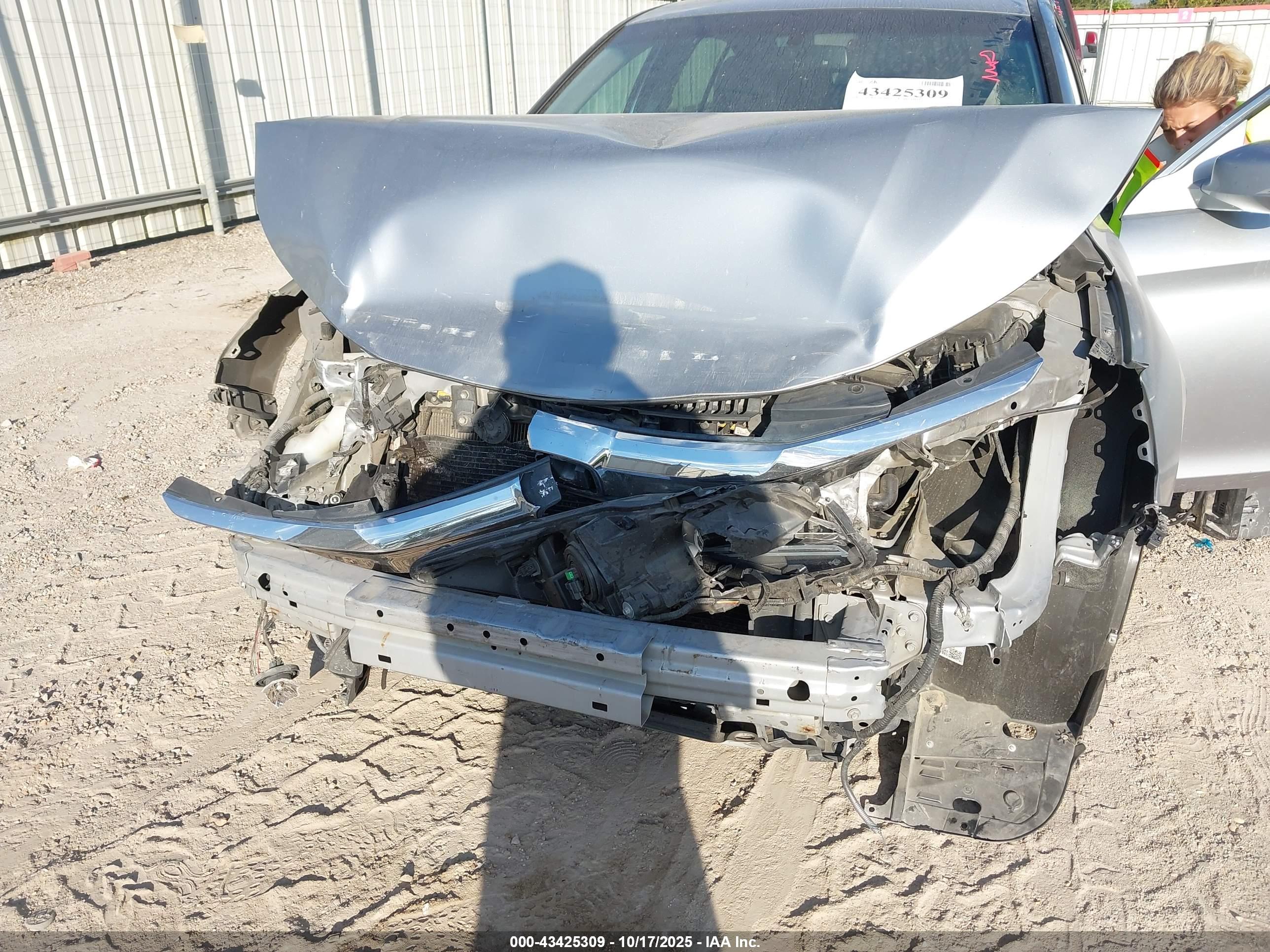 HONDA ACCORD image 6