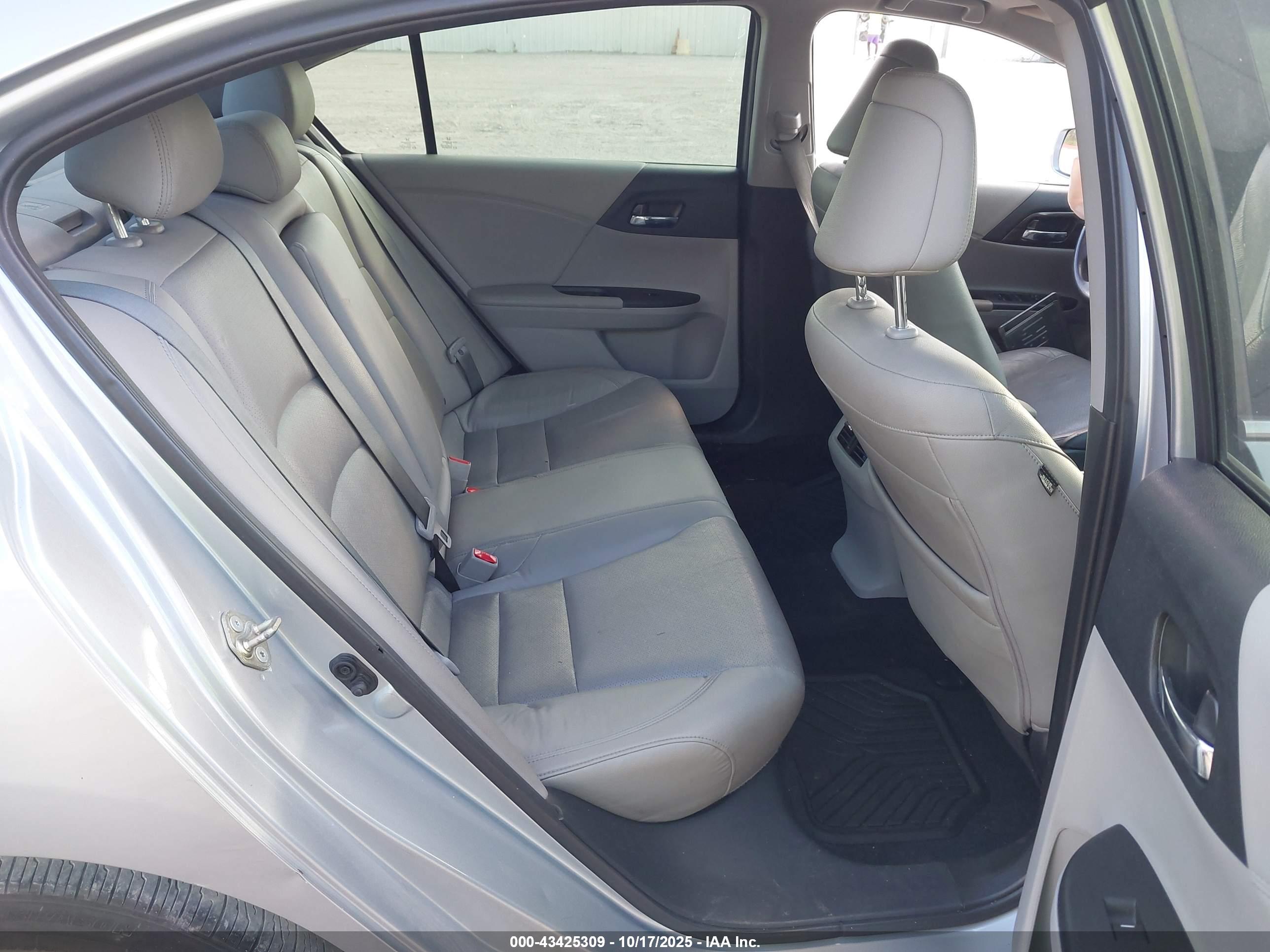 HONDA ACCORD image 8