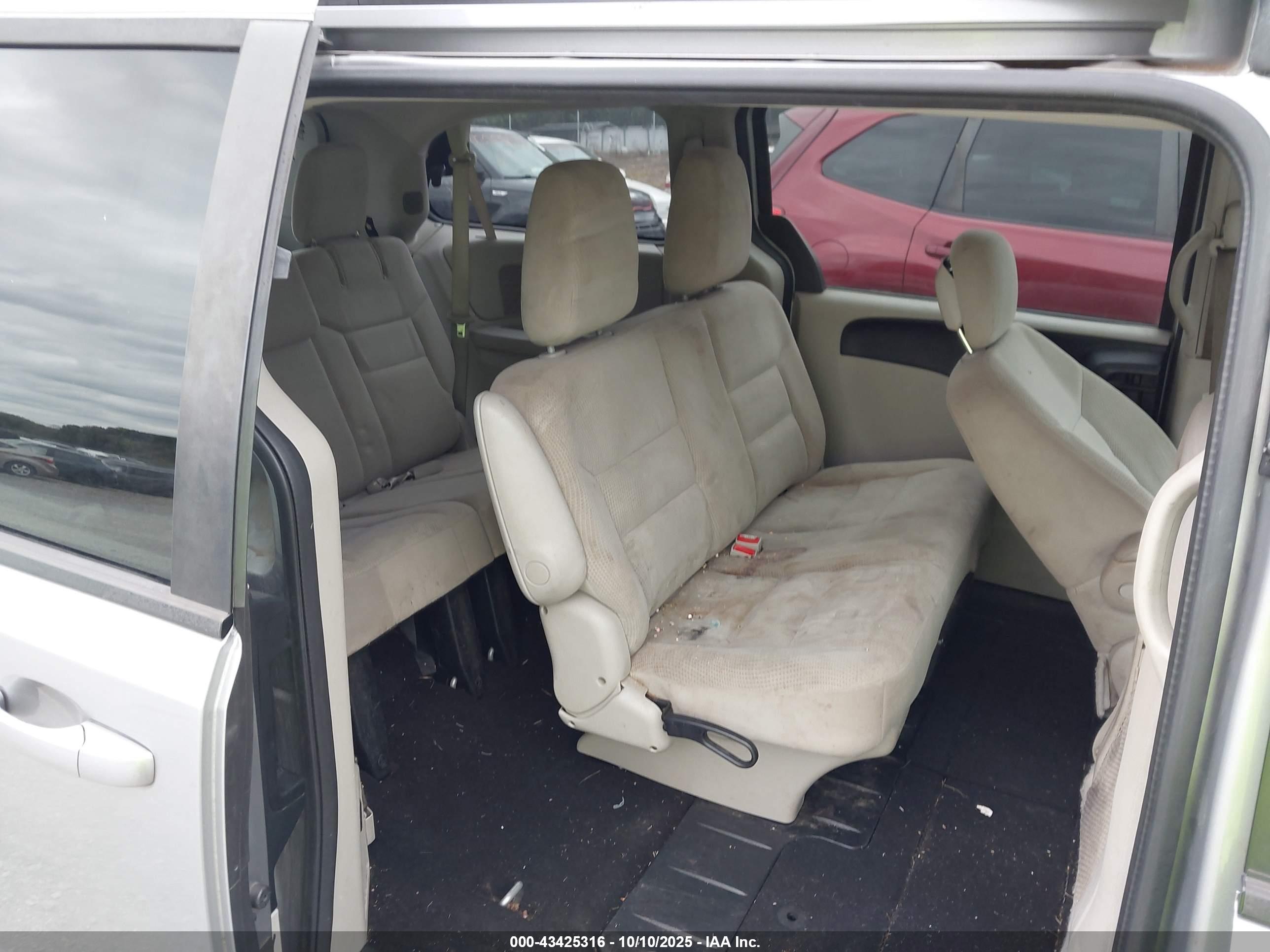 DODGE GRAND image 8
