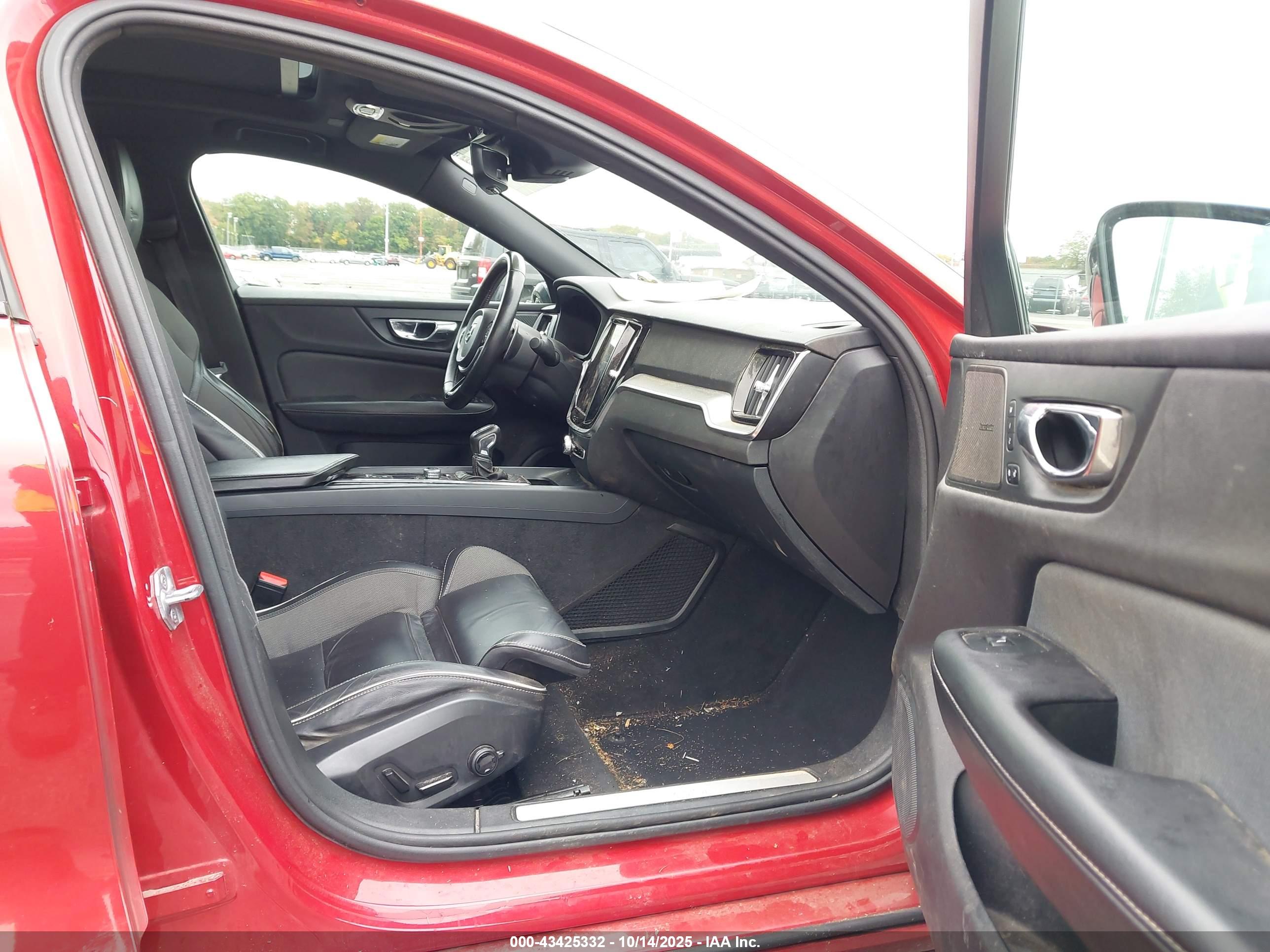 VOLVO S60 image 5